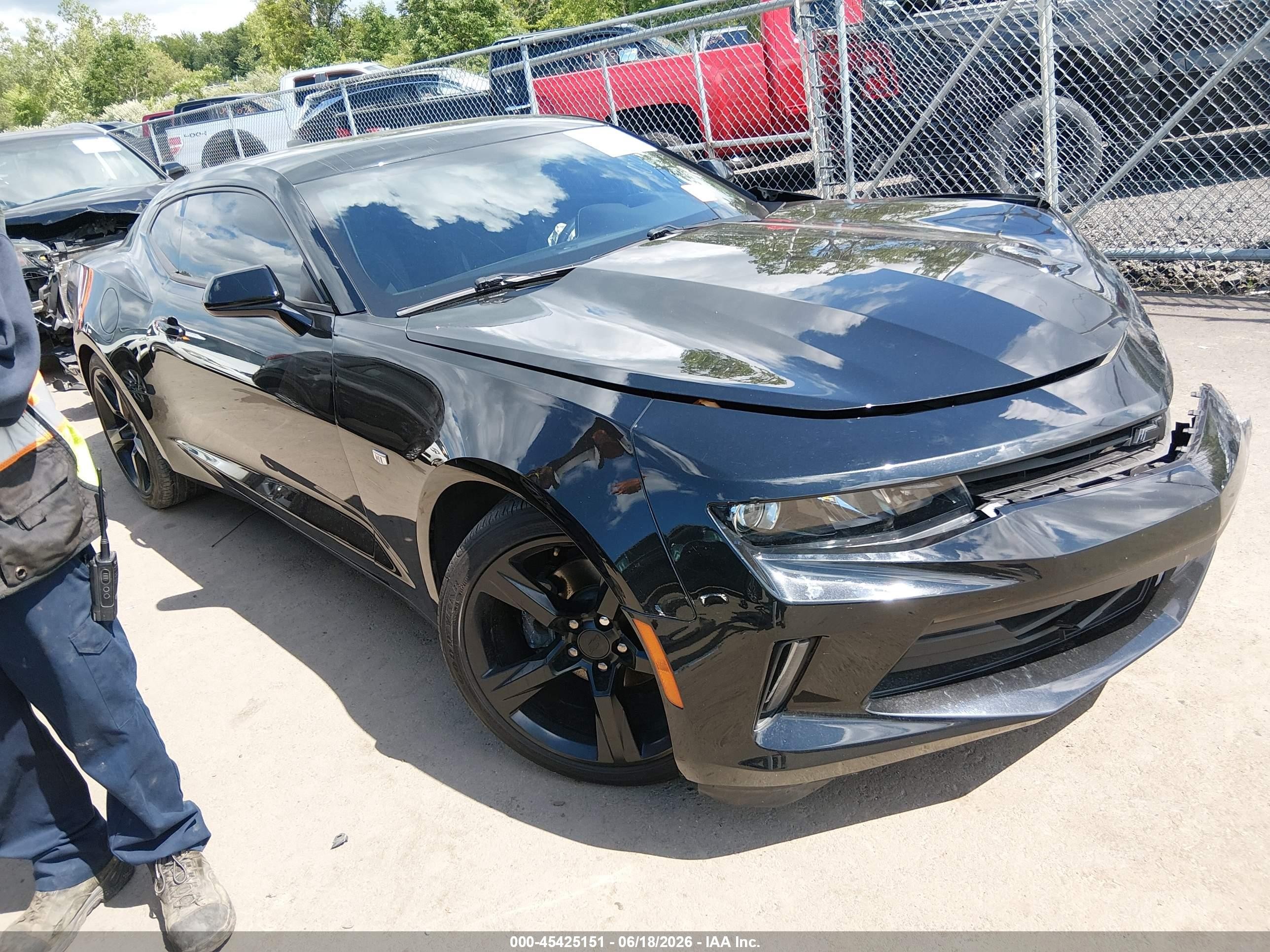 2018 Chevrolet Camaro 1LT, VIN 1G1FB1RS2J0158610 — Front end