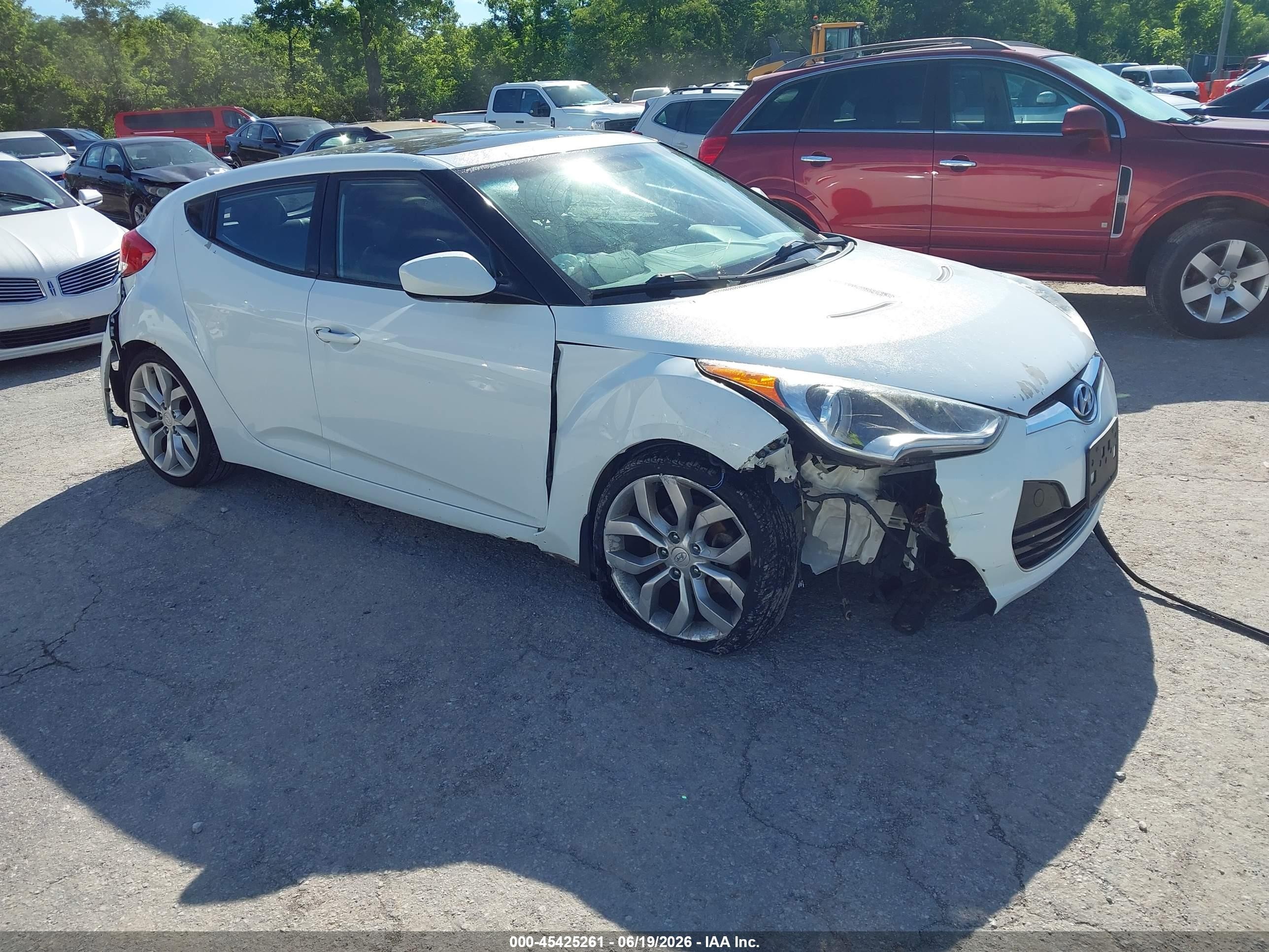 2013 Hyundai Veloster w/Gray Int, VIN KMHTC6AD4DU132312 — All over