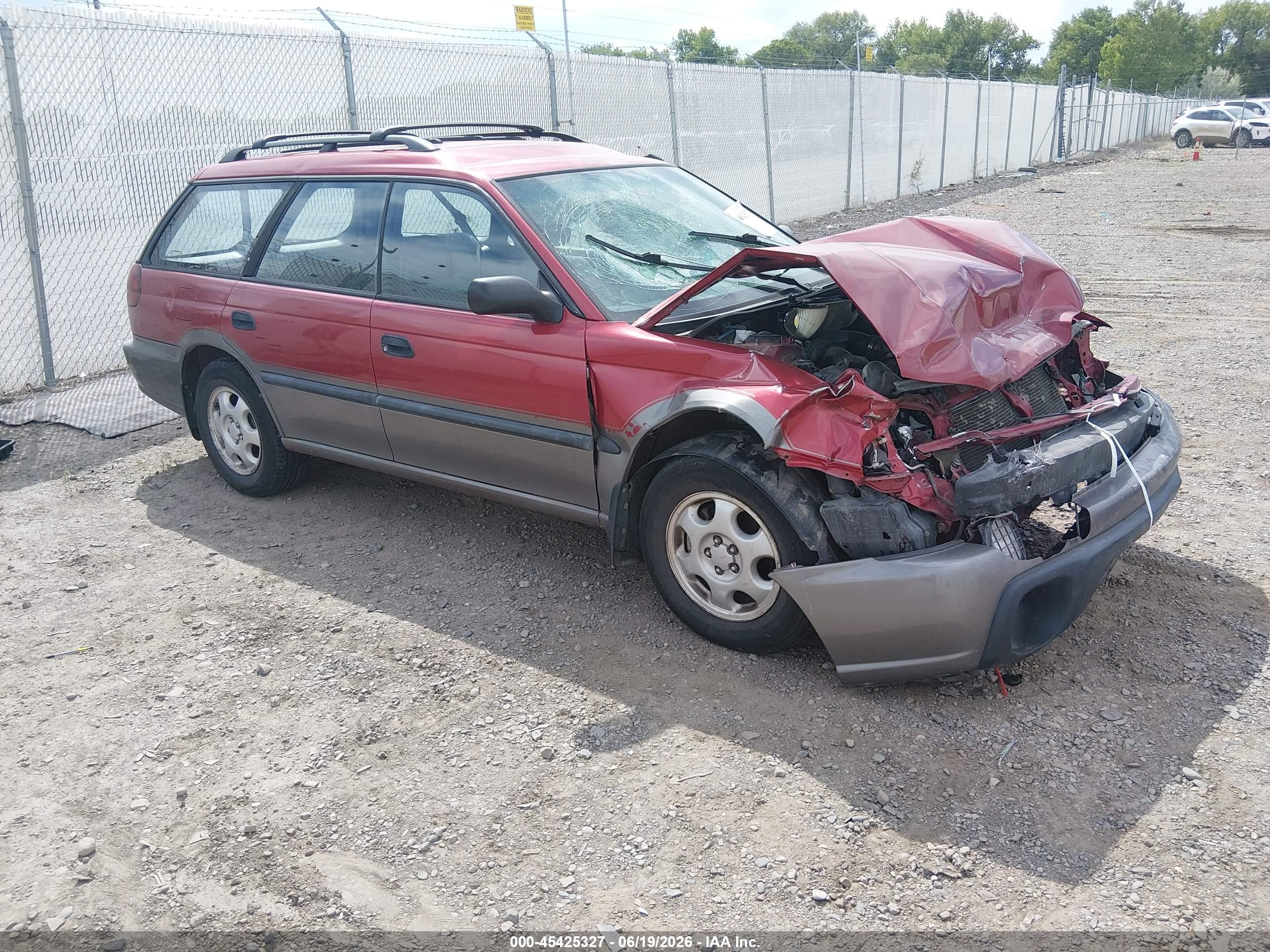 1996 Subaru Legacy Outback, VIN 4S3BG4851T6380804 — Перед