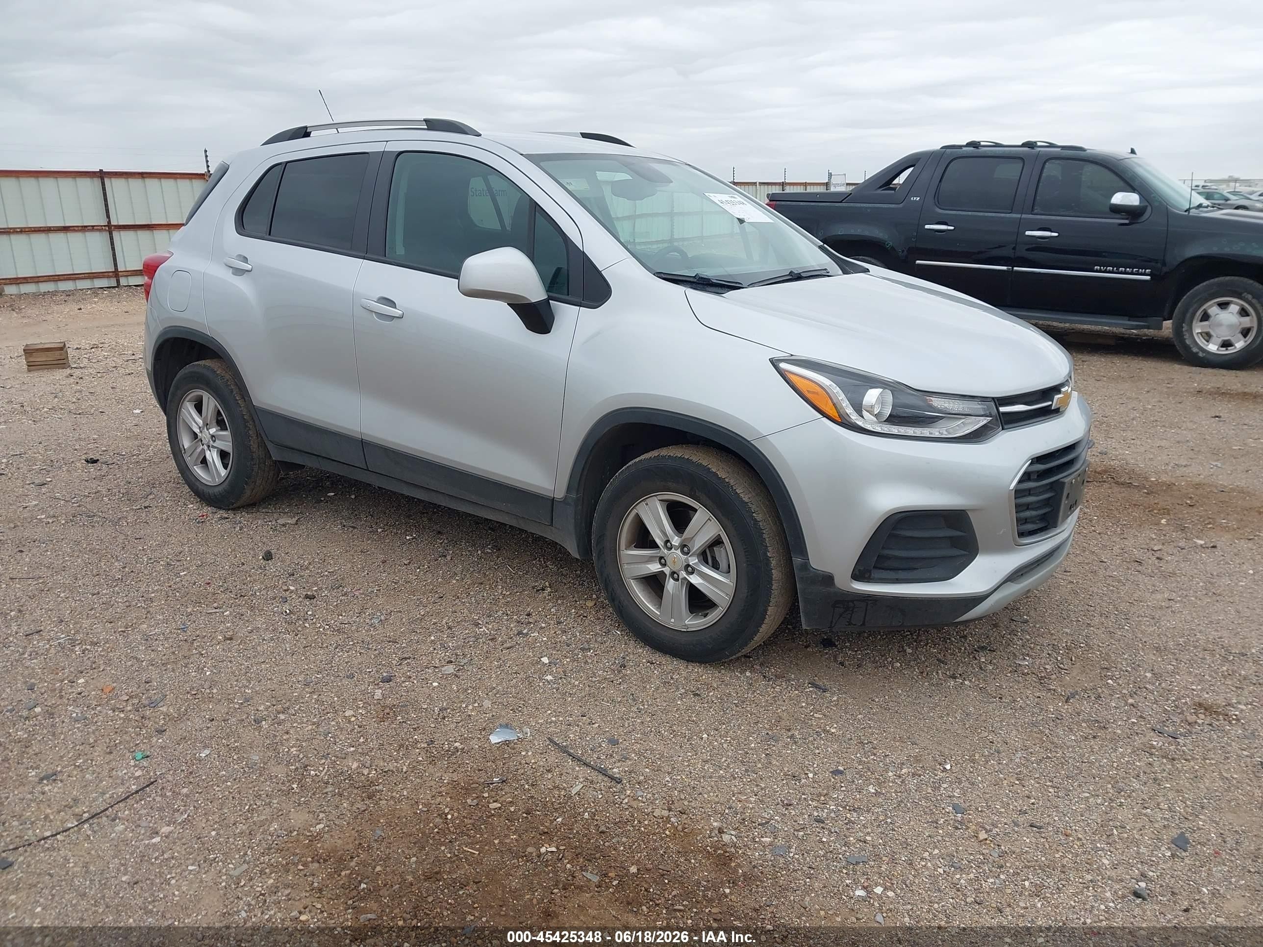 2022 Chevrolet Trax LT, VIN KL7CJPSM7NB558861 — Град