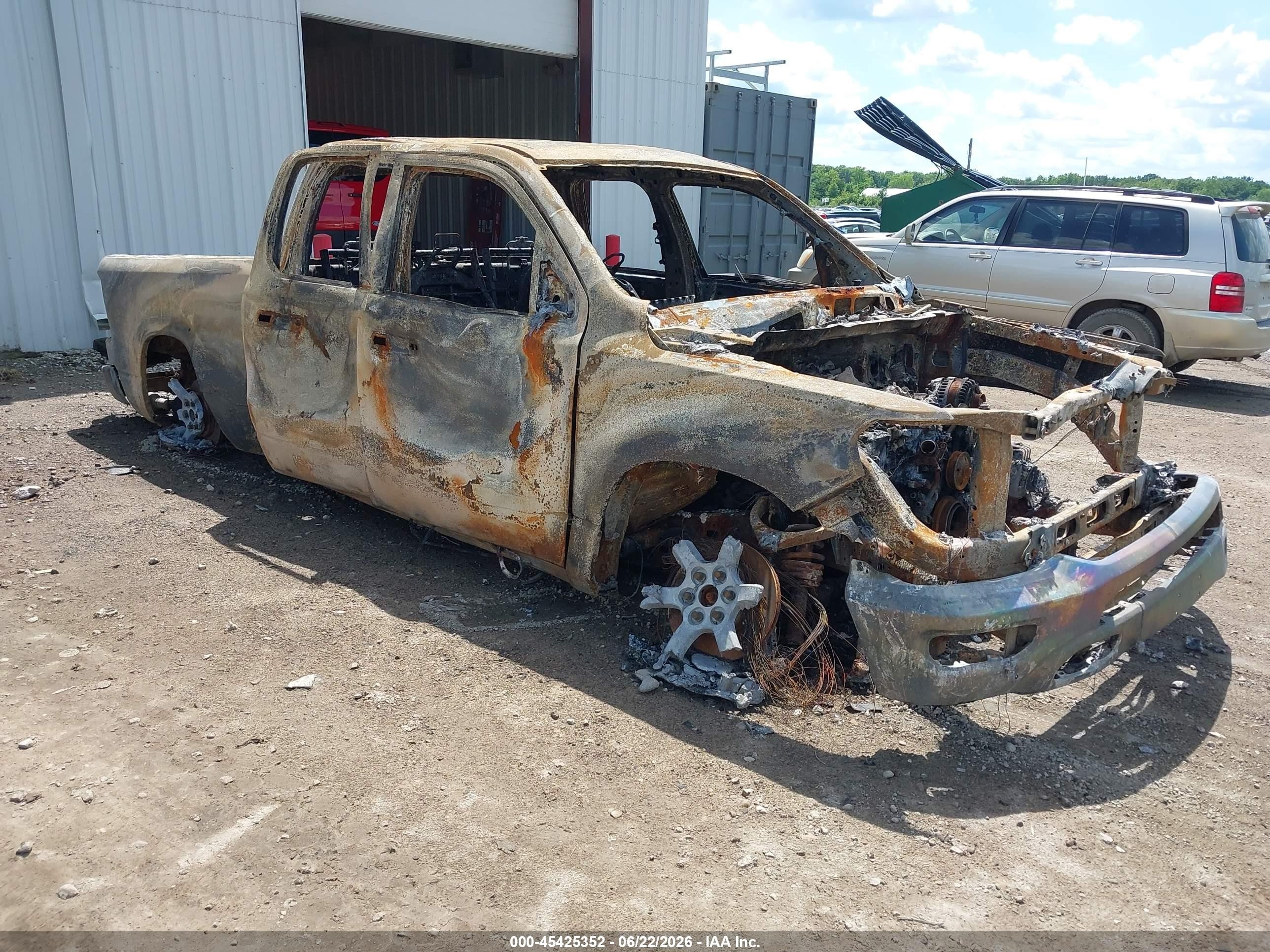 2019 Ram 1500 Big Horn, VIN 1C6SRFBT2KN916118 — Burn