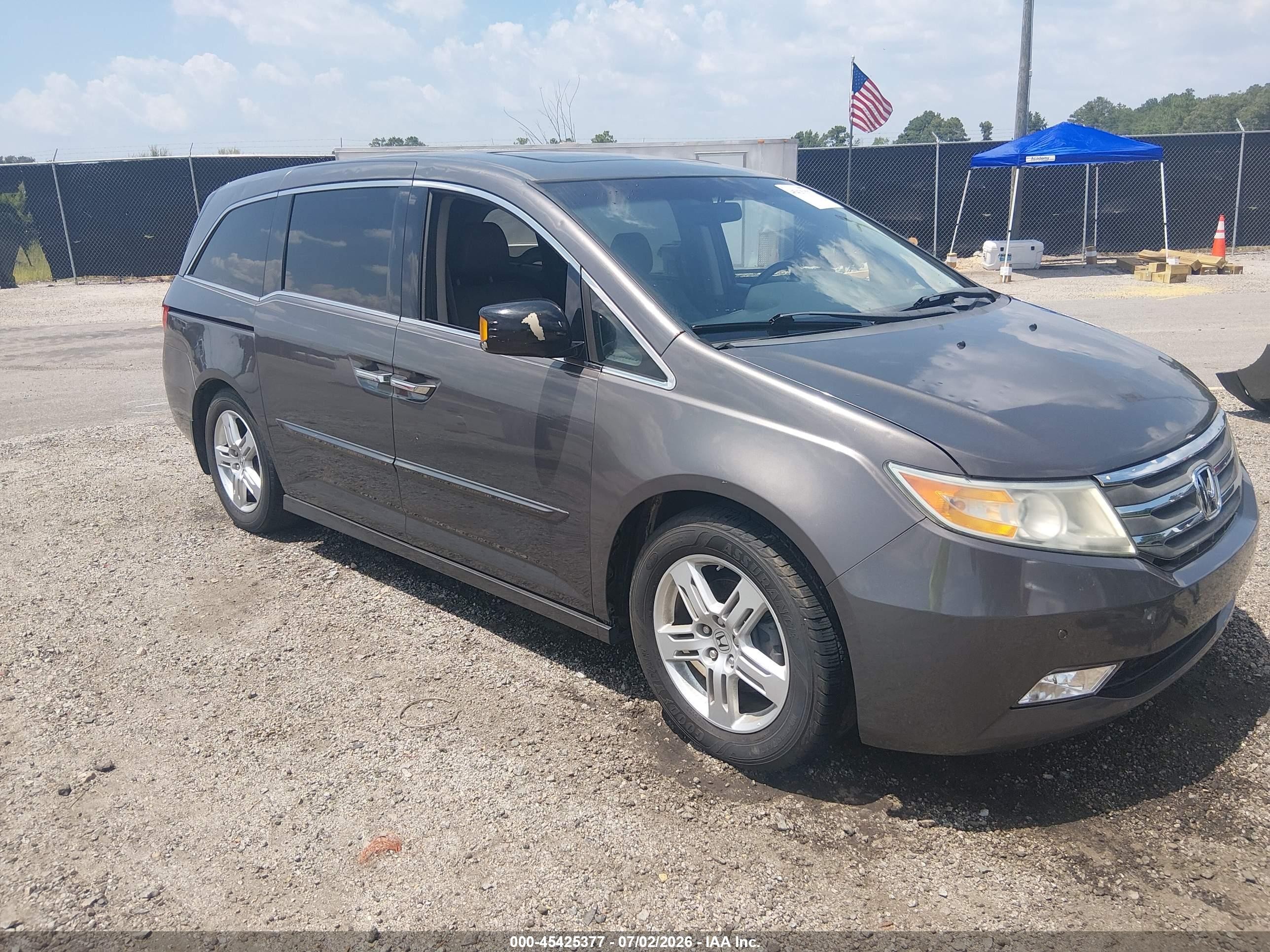 2013 Honda Odyssey Touring, VIN 5FNRL5H9XDB089257 — Undercarriage
