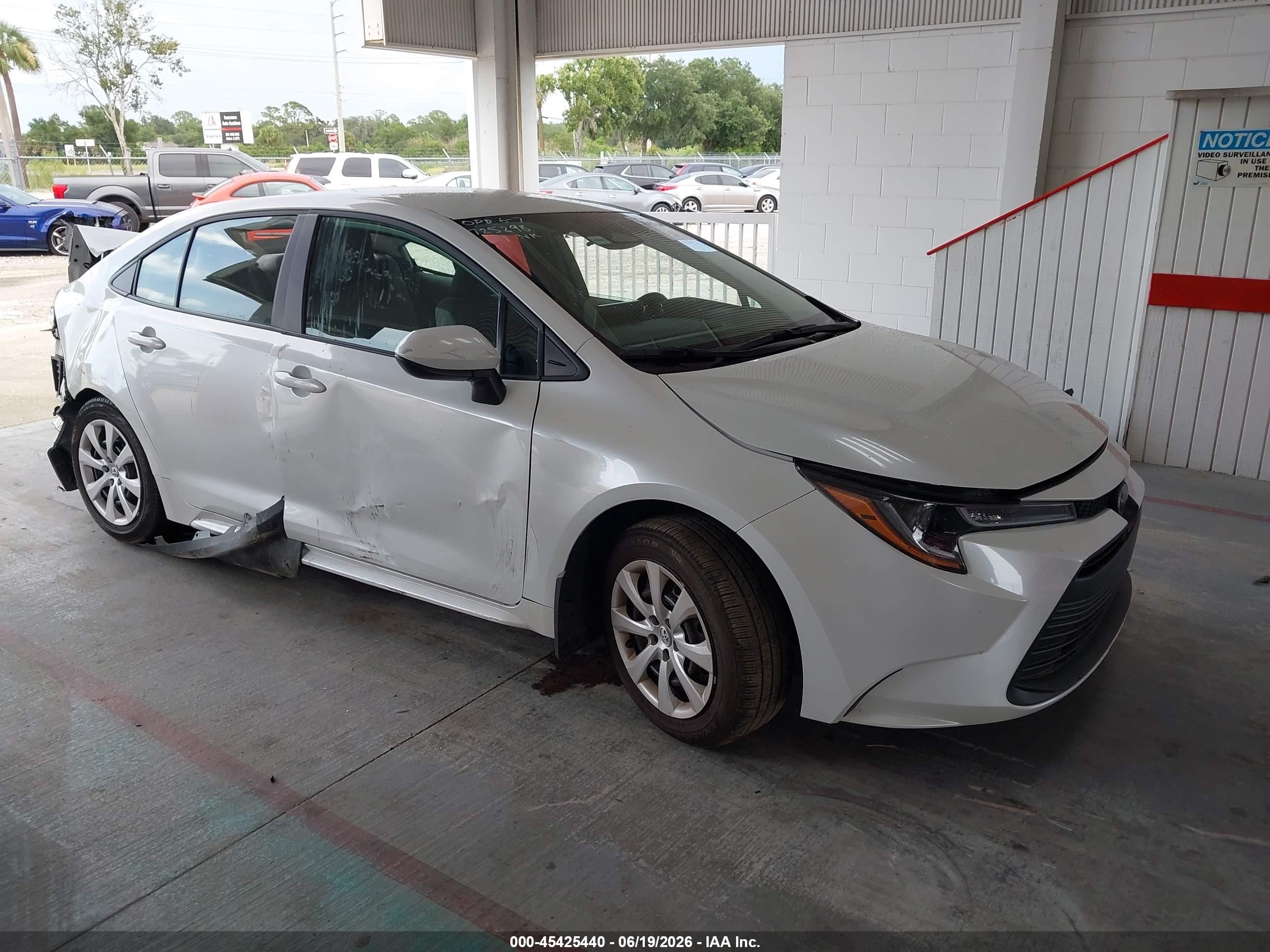 2025 Toyota Corolla LE, VIN 5YFB4MDE1SP336551 — Rear end