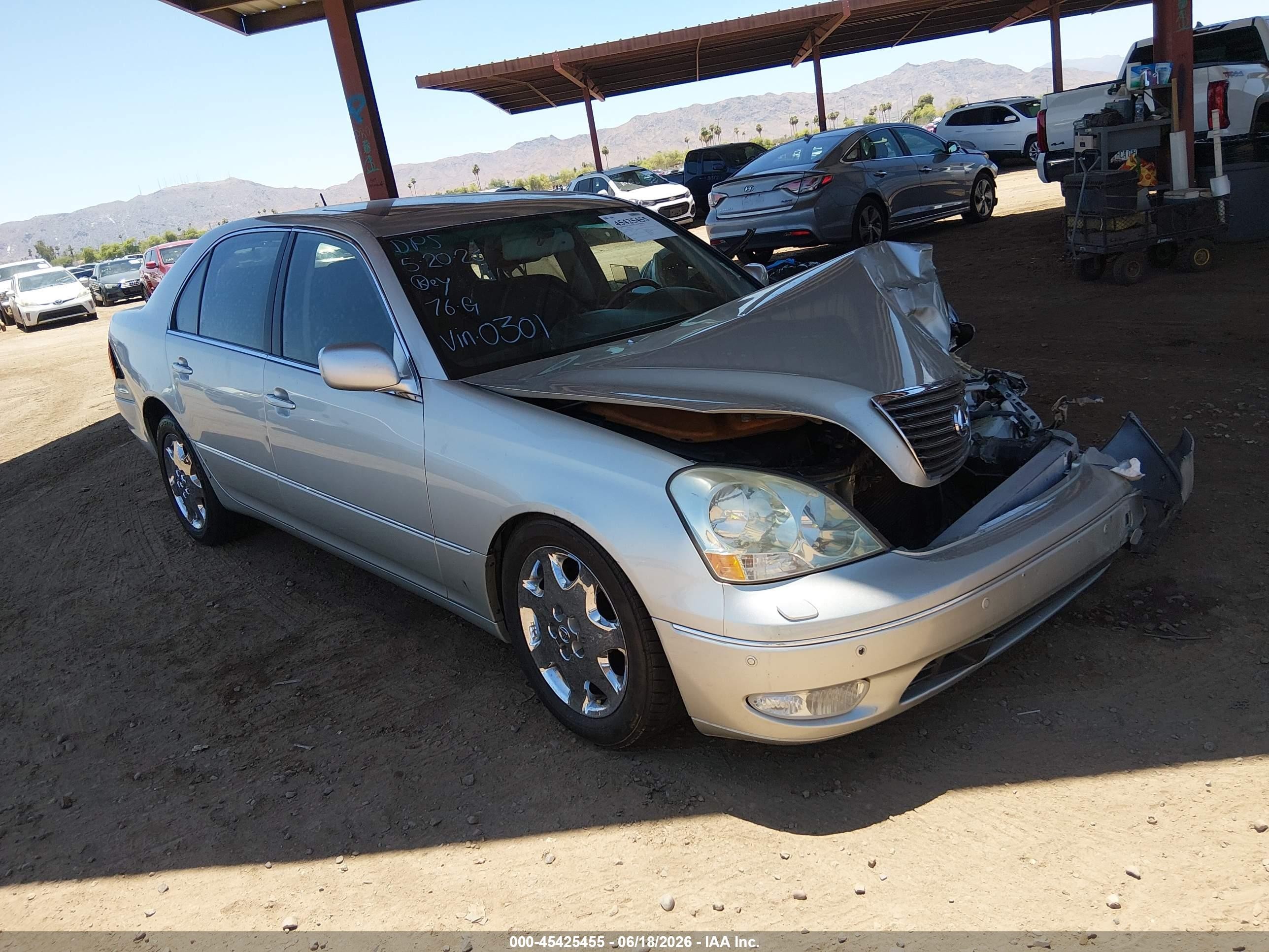 2001 Lexus LS 430, VIN JTHBN30F210020301 — Front end