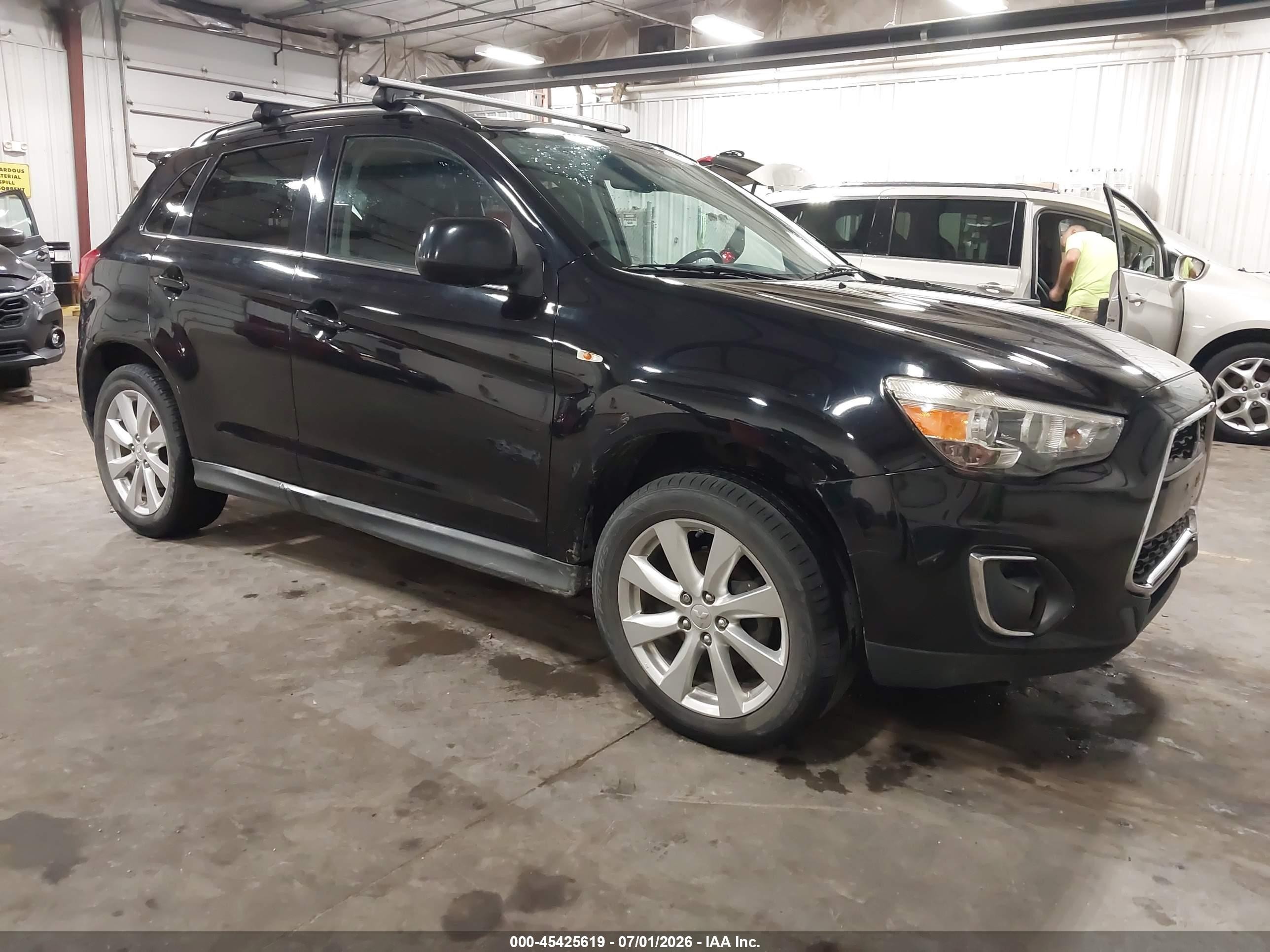 2014 Mitsubishi Outlander SE, VIN 4A4AR4AU0EE012557 — Side