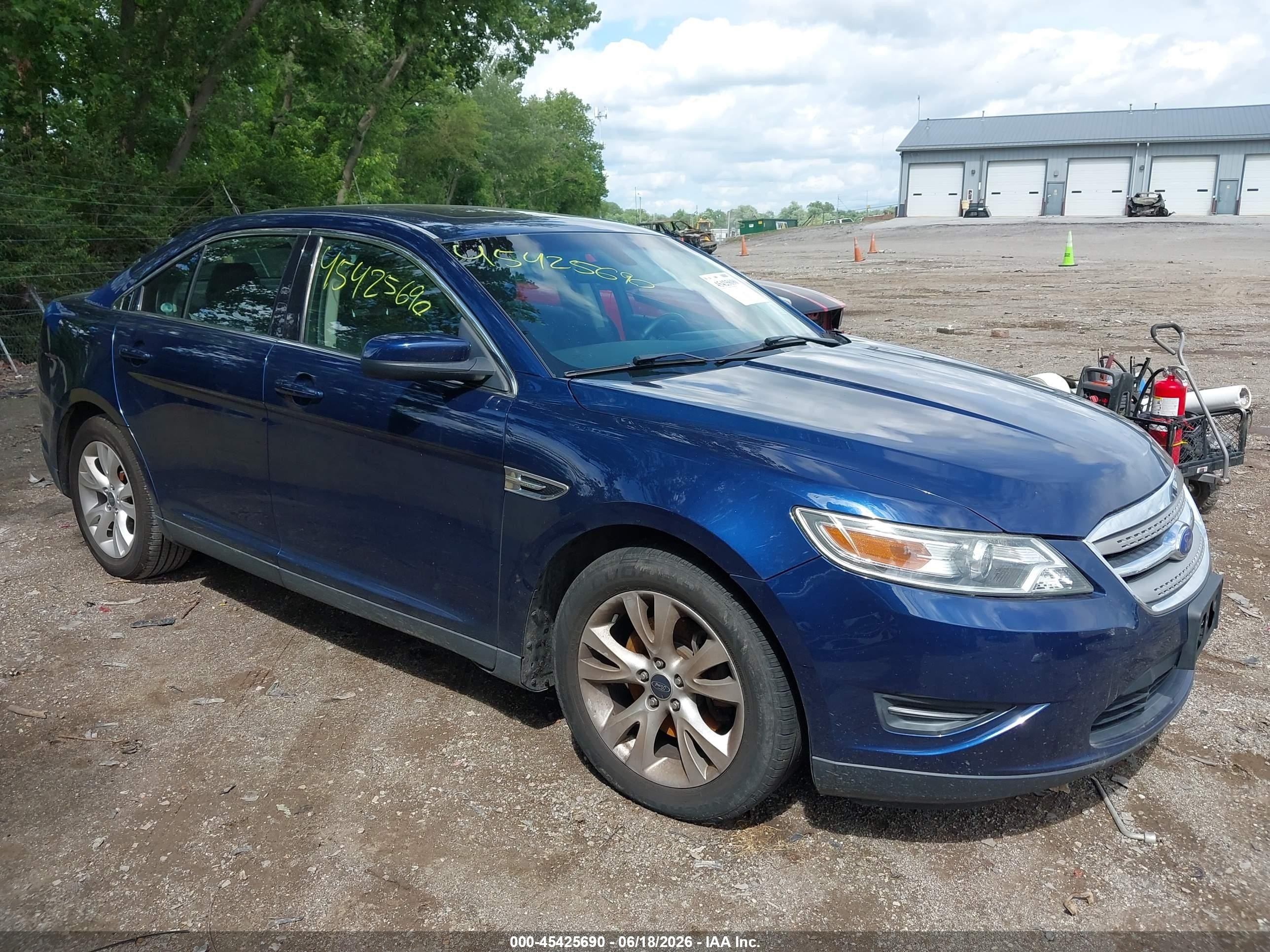 2012 Ford Taurus SEL, VIN 1FAHP2EW2CG117586 — Перед