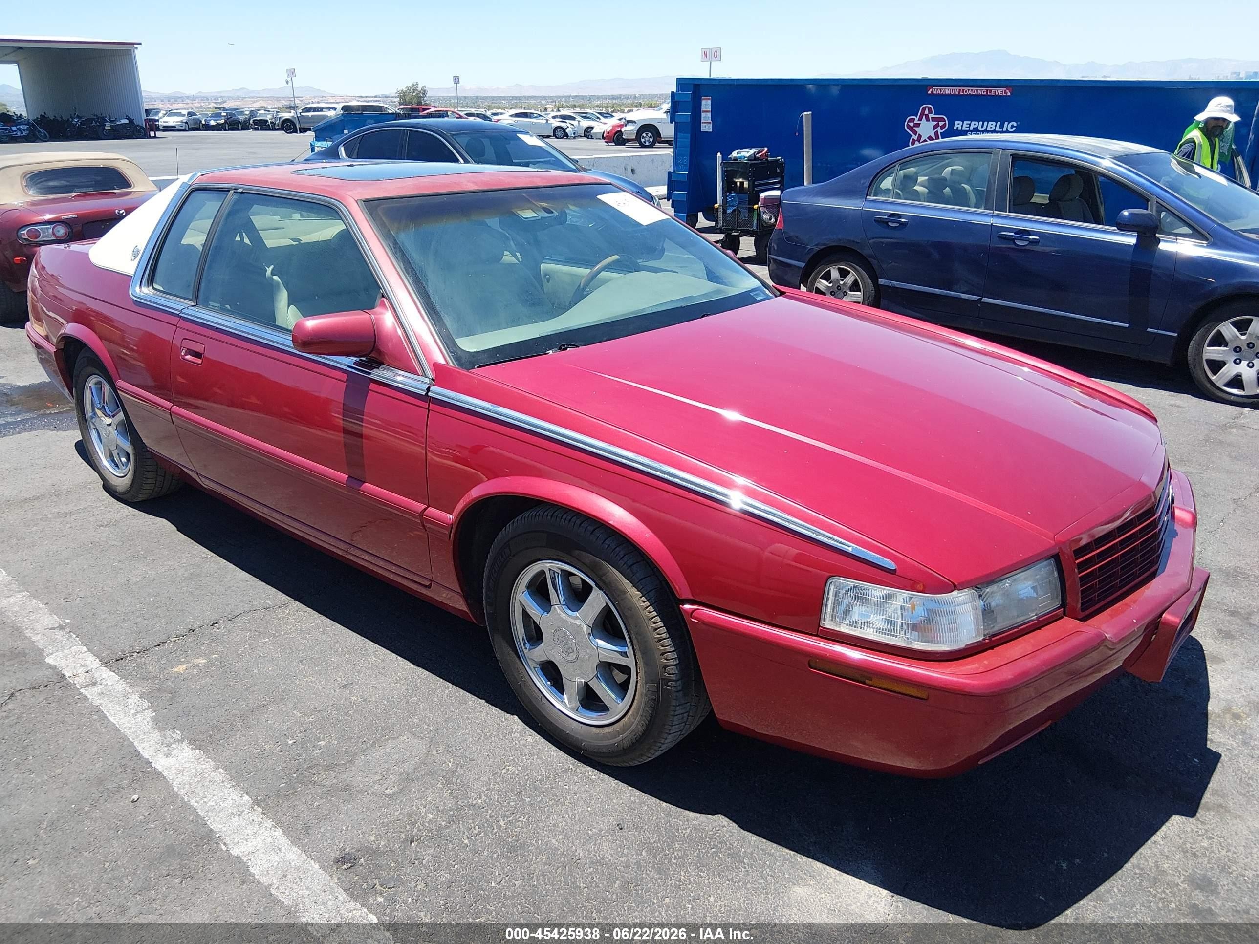 1999 Cadillac Eldorado Touring, VIN 1G6ET1296XU609324 — Normal wear
