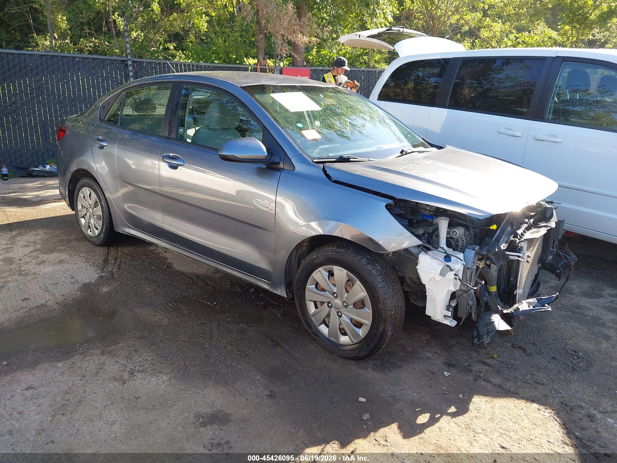 2020 Kia Rio S, VIN 3KPA24AD2LE349924 — Front end