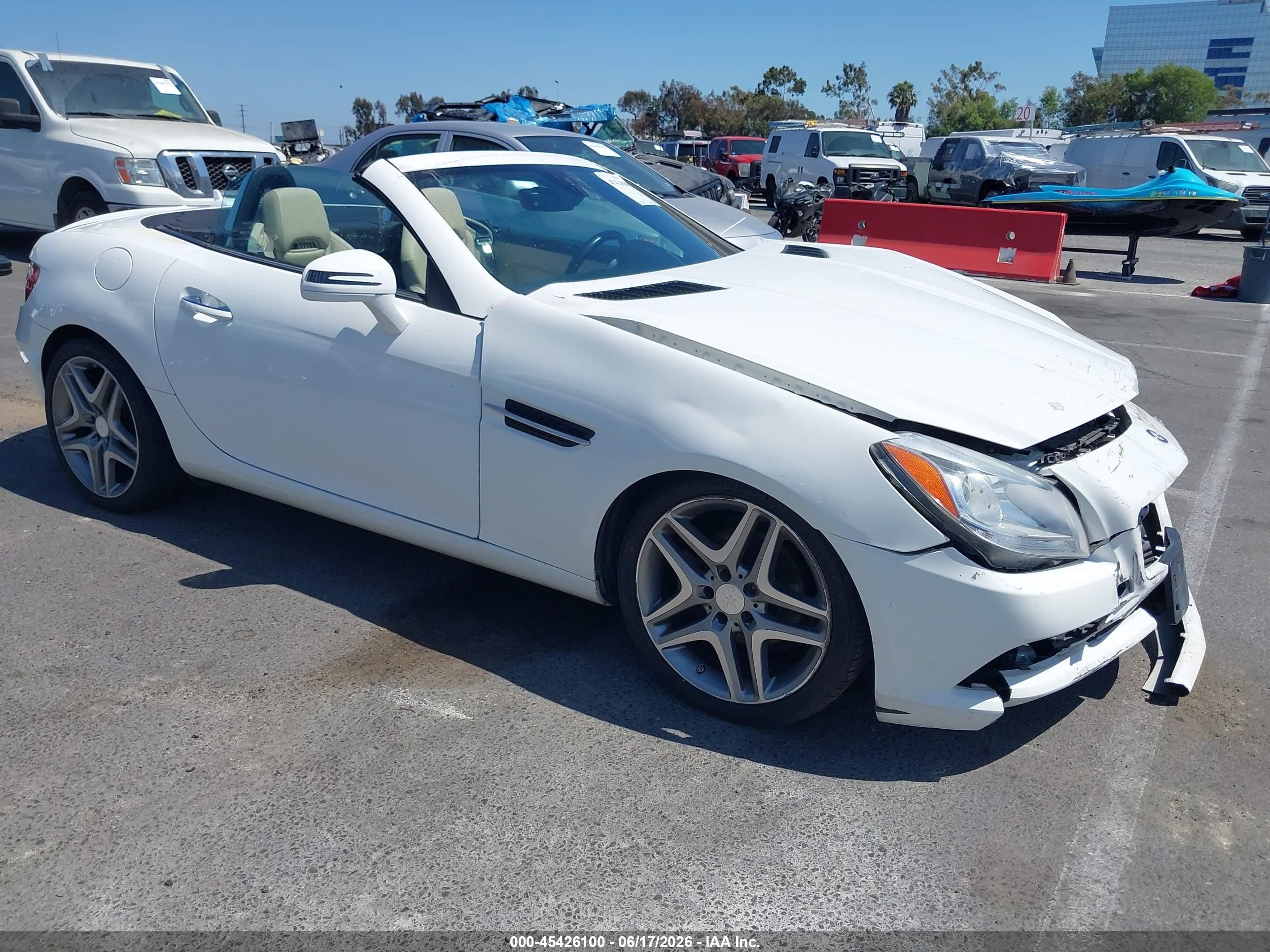 2015 Mercedes-Benz SLK 250, VIN WDDPK4HA6FF097441 — Front end