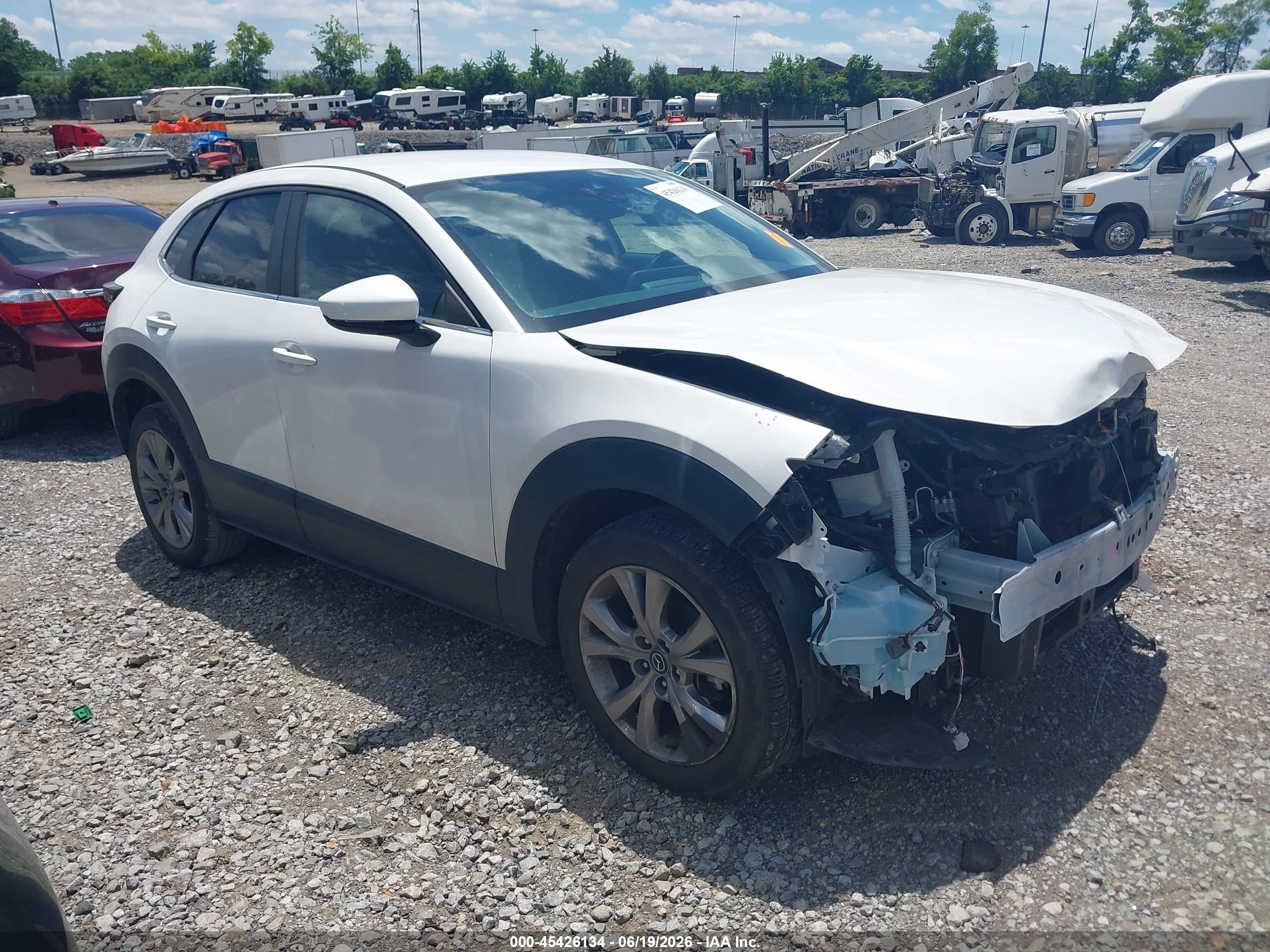 2021 Mazda CX-30 Select, VIN 3MVDMABL7MM217811 — Front end