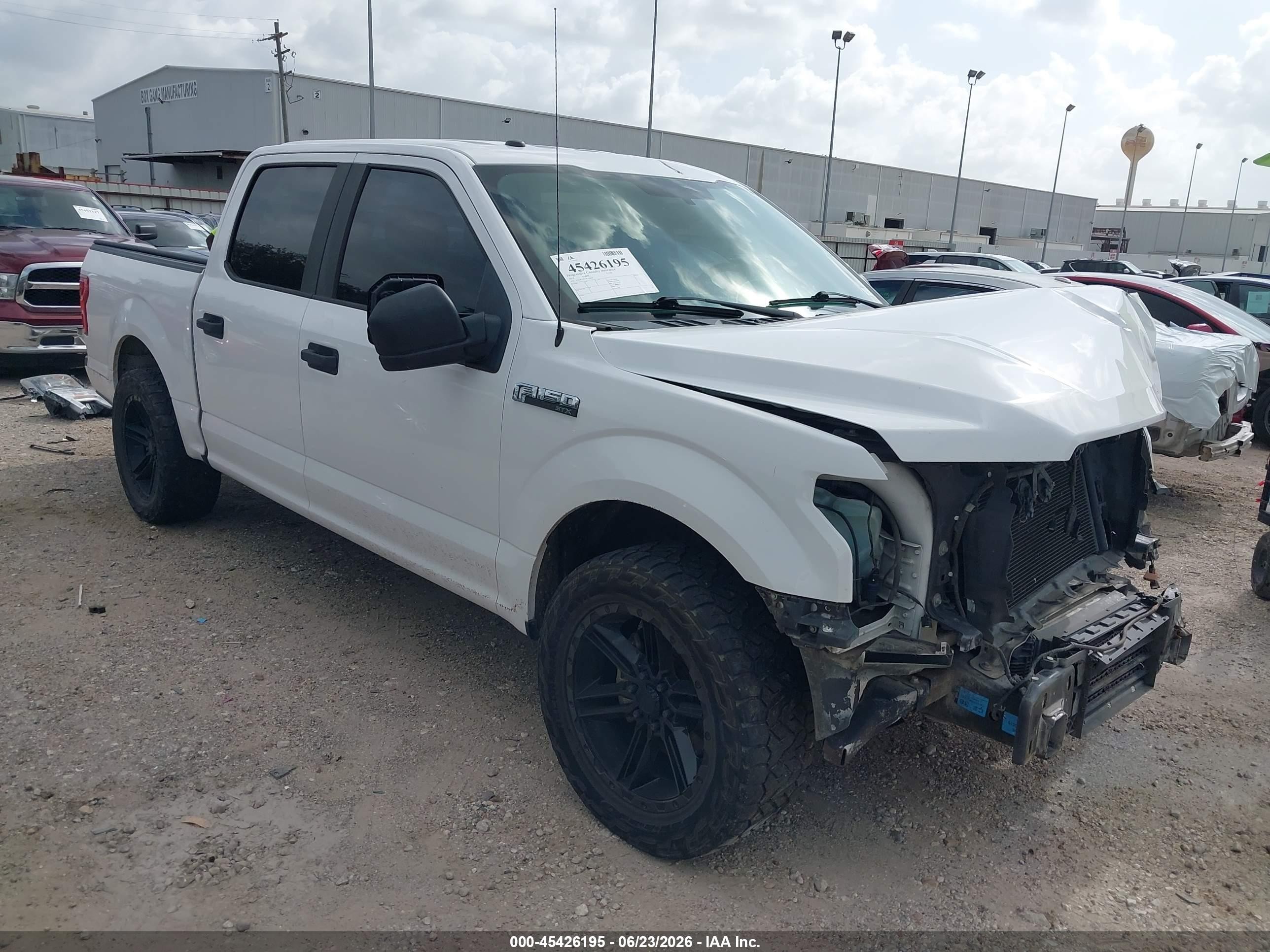 2018 Ford F-150 XLT, VIN 1FTEW1CPXJKF26659 — Front end