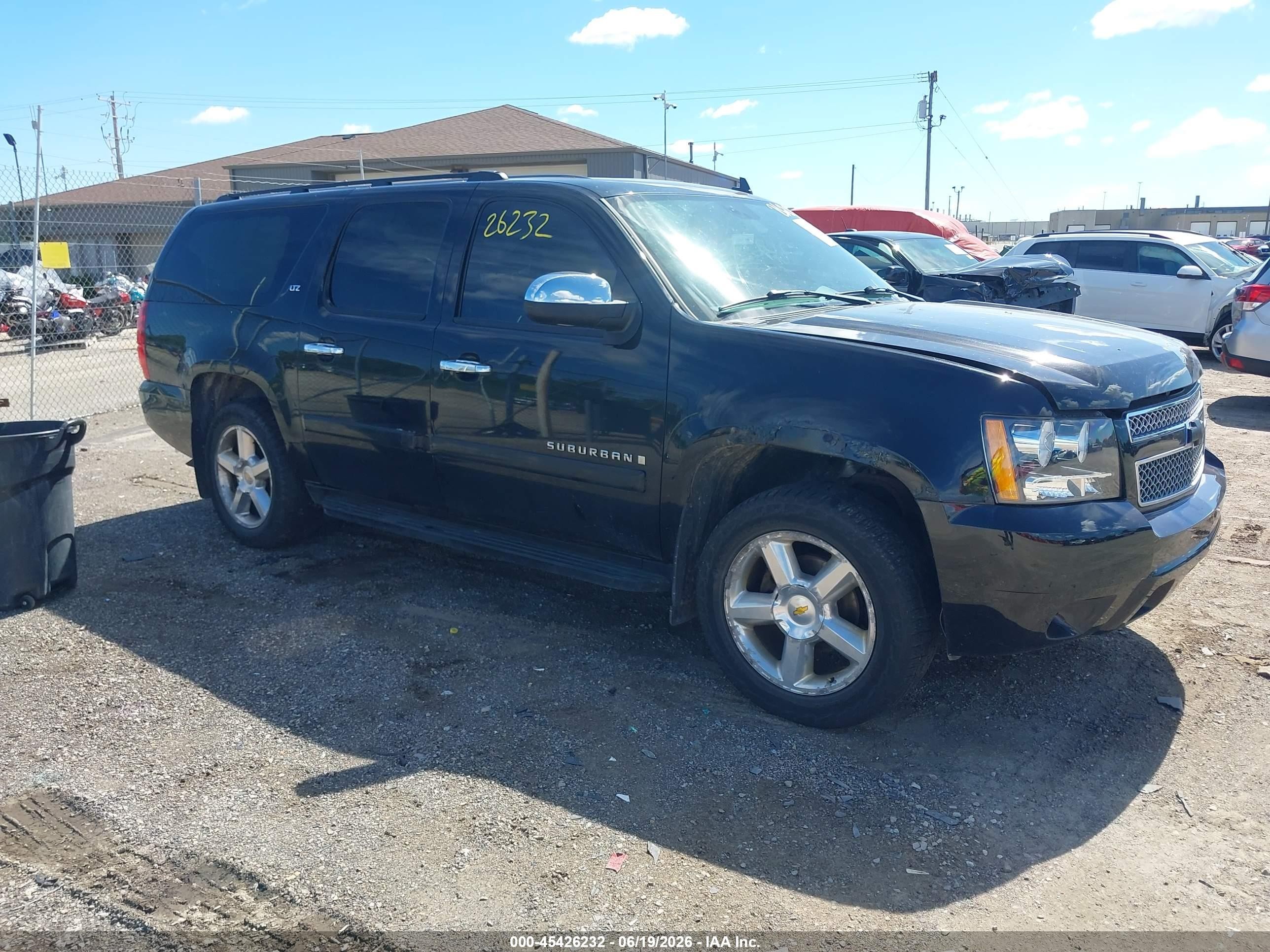 2008 Chevrolet Suburban LTZ, VIN 1GNFK16378R105600 — Side