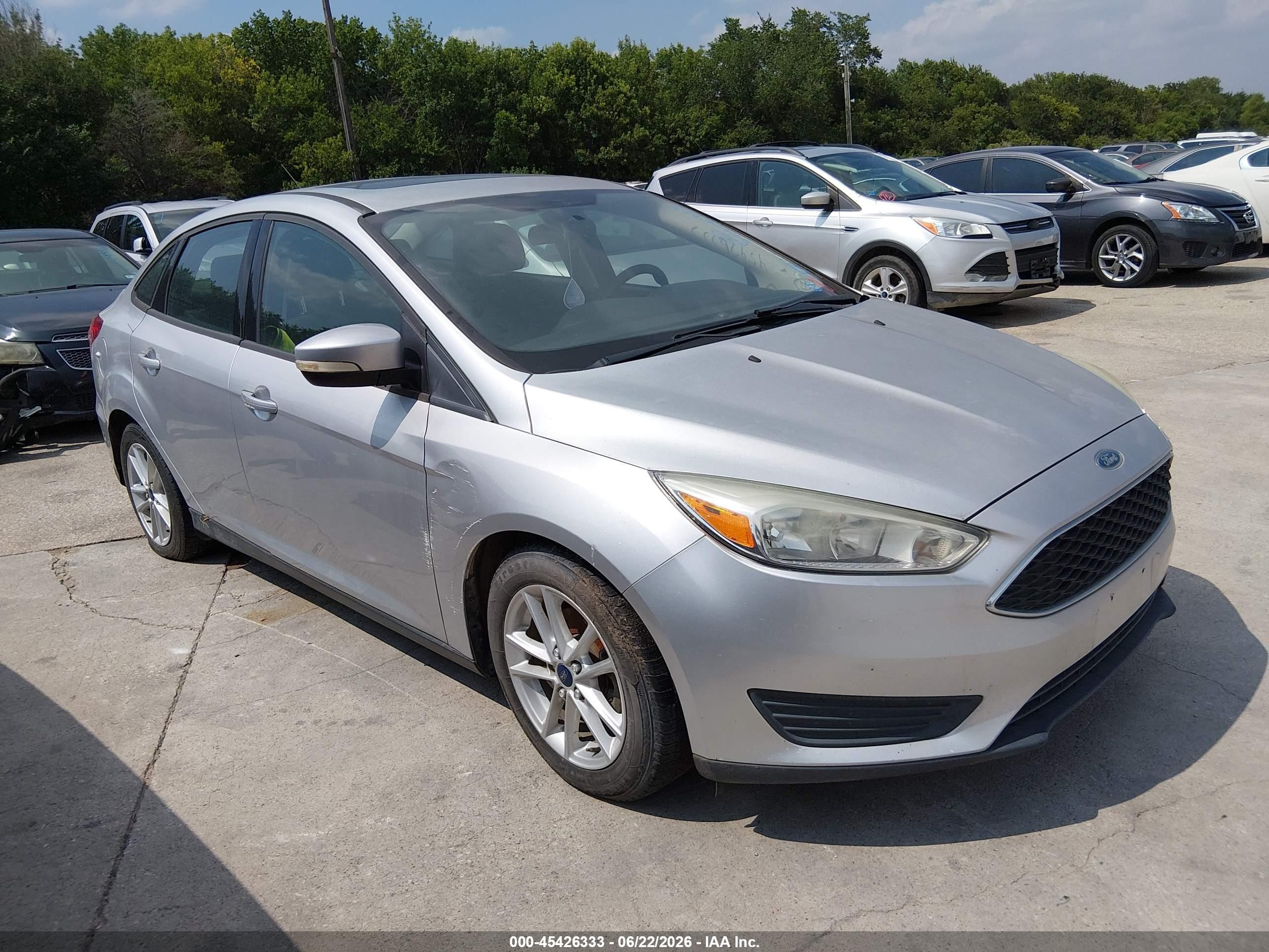 2015 Ford Focus SE, VIN 1FADP3F2XFL202672 — Not stated
