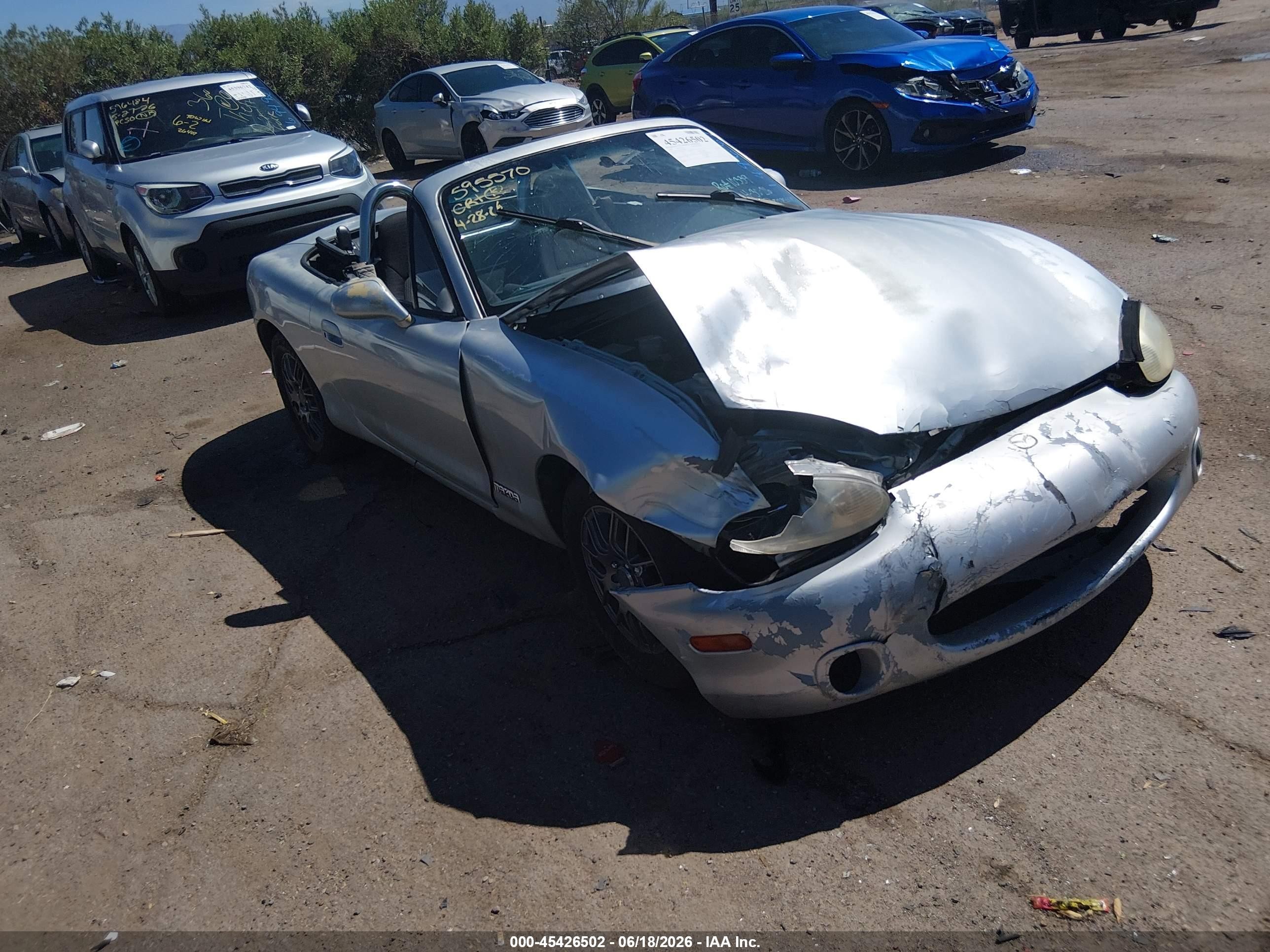 2000 Mazda MX-5 Miata, VIN JM1NB3538Y0149661 — Перед