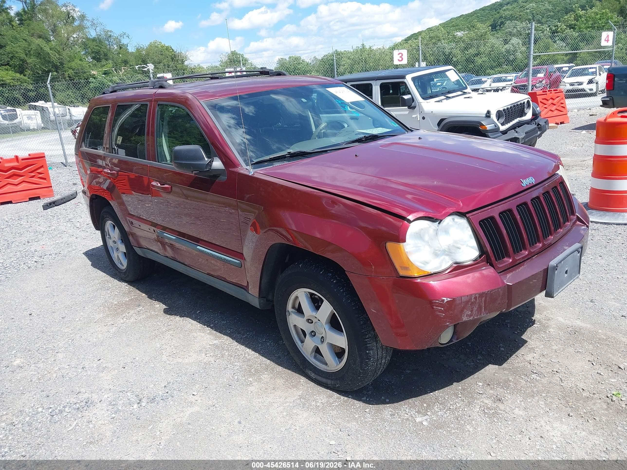 2008 Jeep Grand Cherokee Laredo, VIN 1J8GR48KX8C120831 — Normal wear