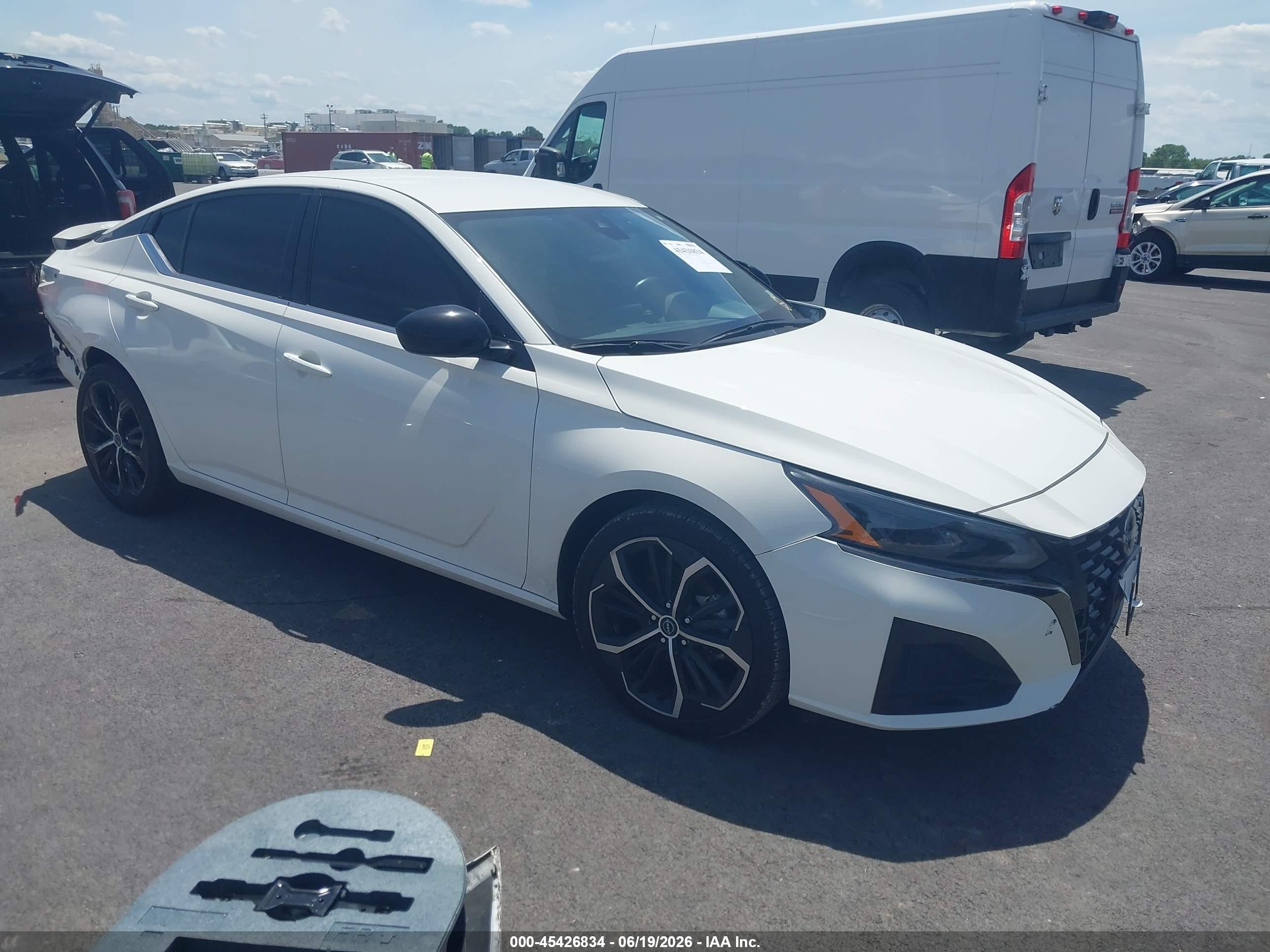 2024 Nissan Altima SR, VIN 1N4BL4CVXRN385328 — Rear end