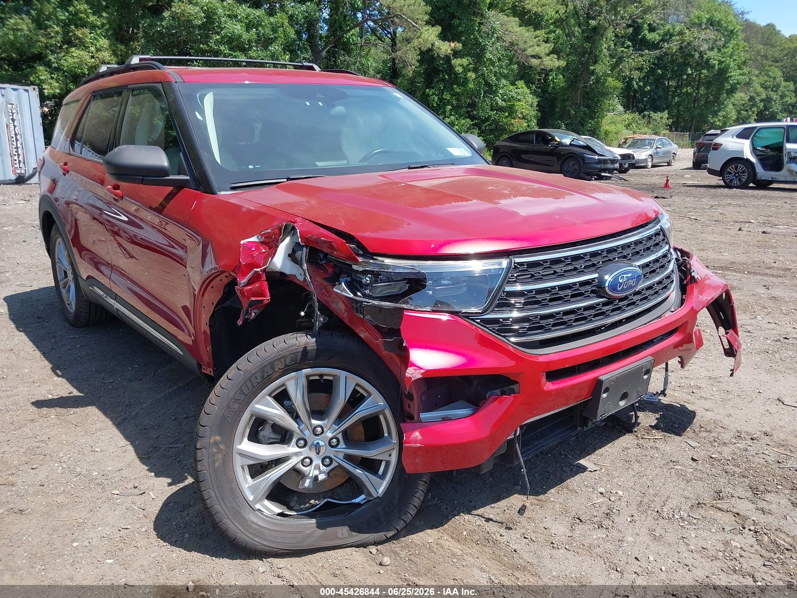 2020 Ford Explorer XLT, VIN 1FMSK8DH9LGB17987 — Front end