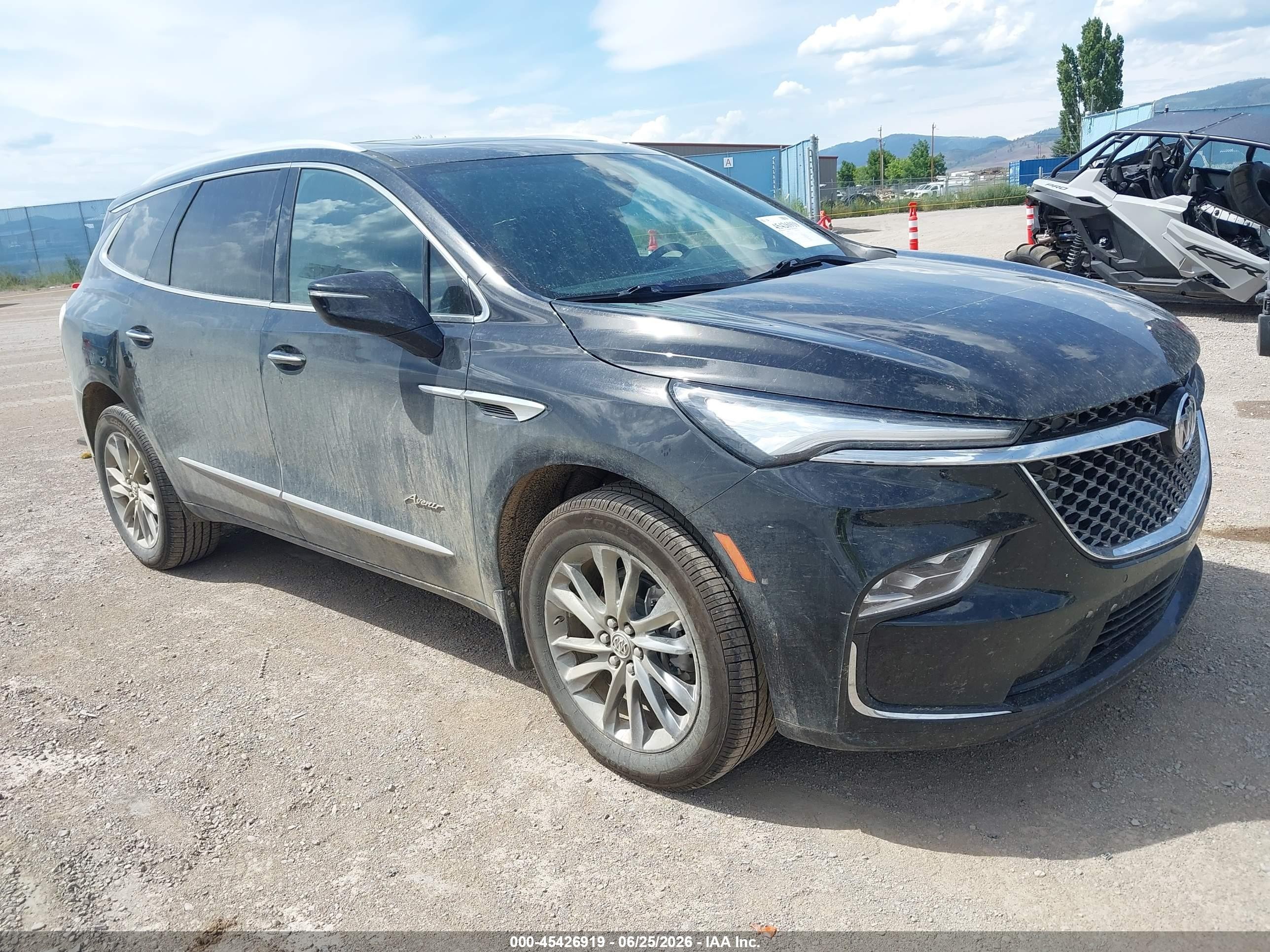 2023 Buick Enclave Avenir, VIN 5GAEVCKW1PJ164034 — Зад