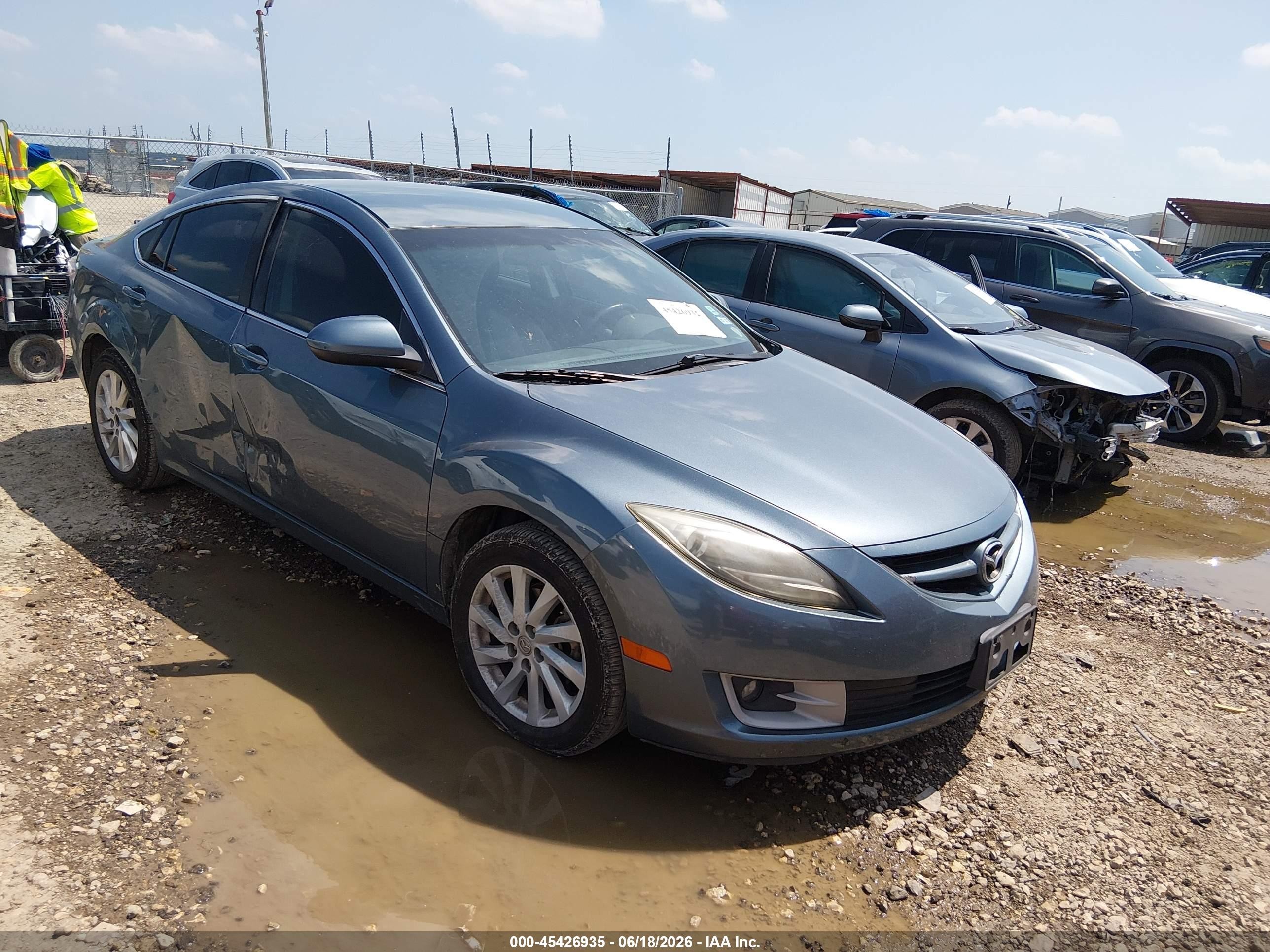 2013 Mazda 6 i Touring, VIN 1YVHZ8DH9D5M07065 — Бок