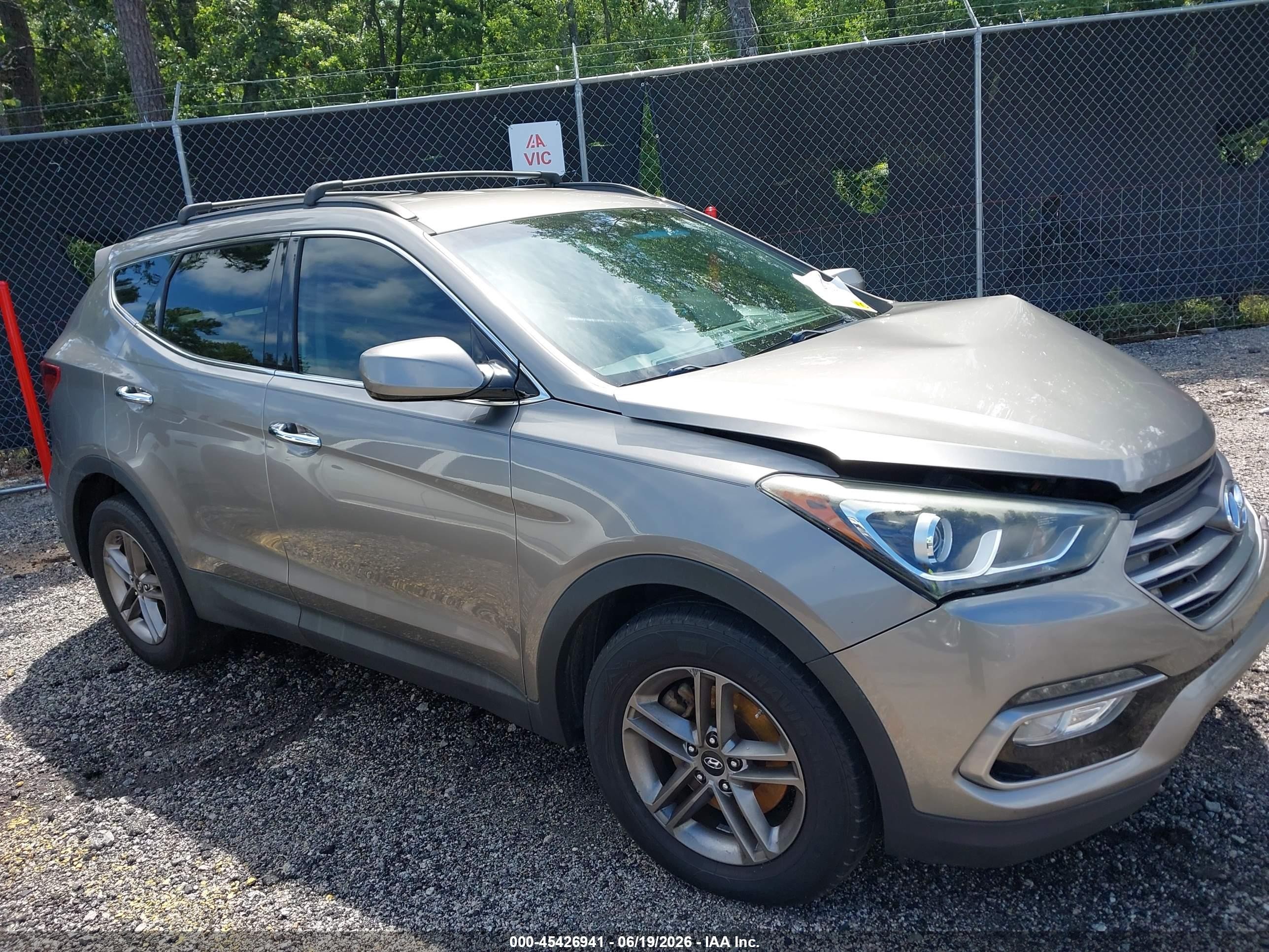 2017 Hyundai Santa Fe 2.4L, VIN 5XYZU3LB7HG418426 — Front end