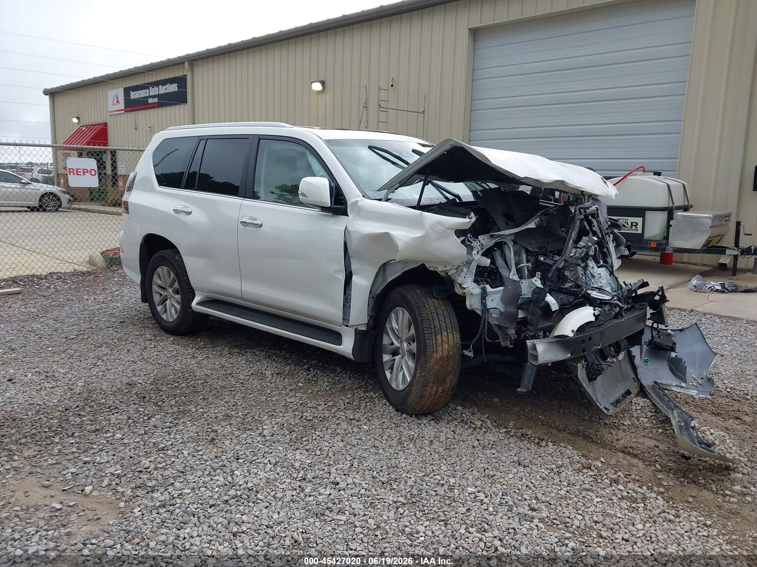 2021 Lexus GX 460 Premium, VIN JTJAM7BX2M5279677 — Front end
