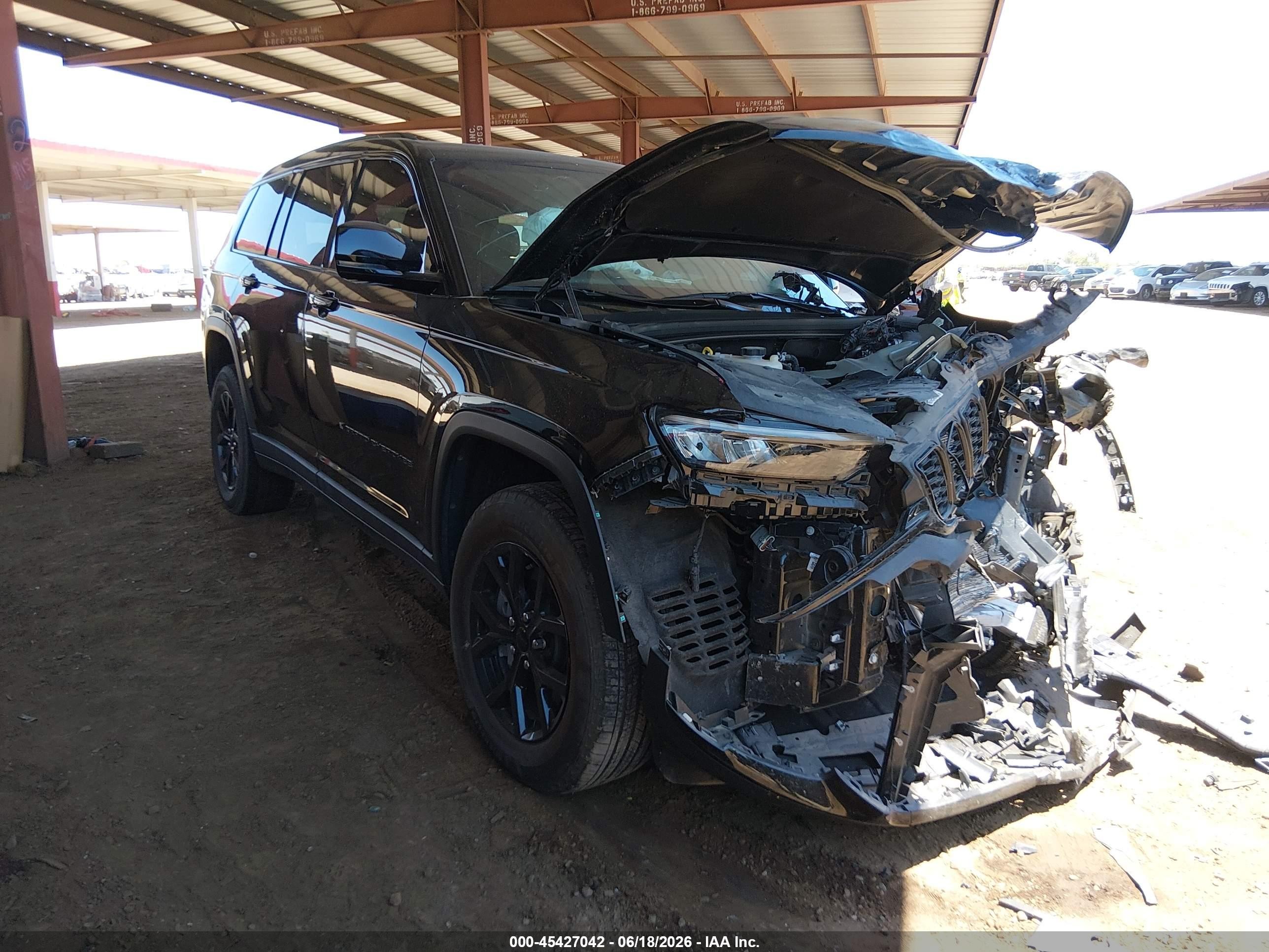 2025 Jeep Grand Cherokee Laredo X, VIN 1C4RJJAG5S8632177 — Front end