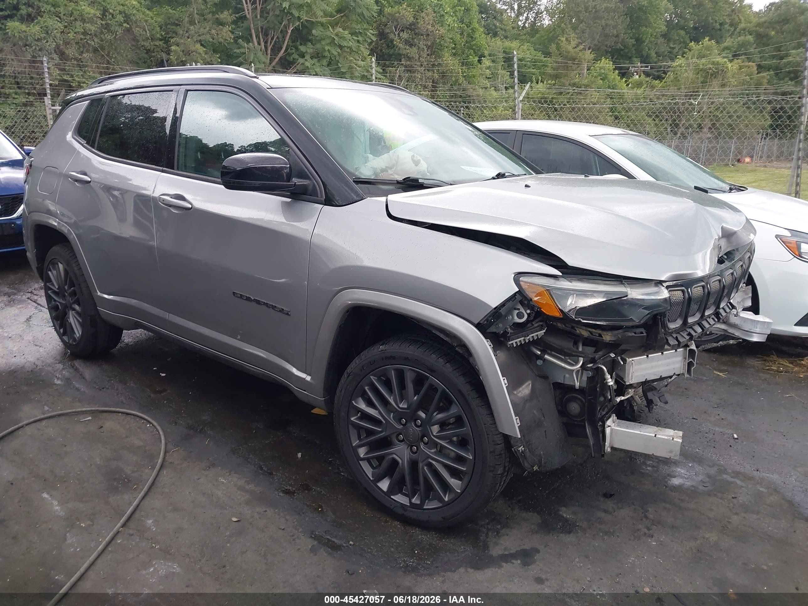 2022 Jeep Compass Limited, VIN 3C4NJDCB3NT145275 — Front end
