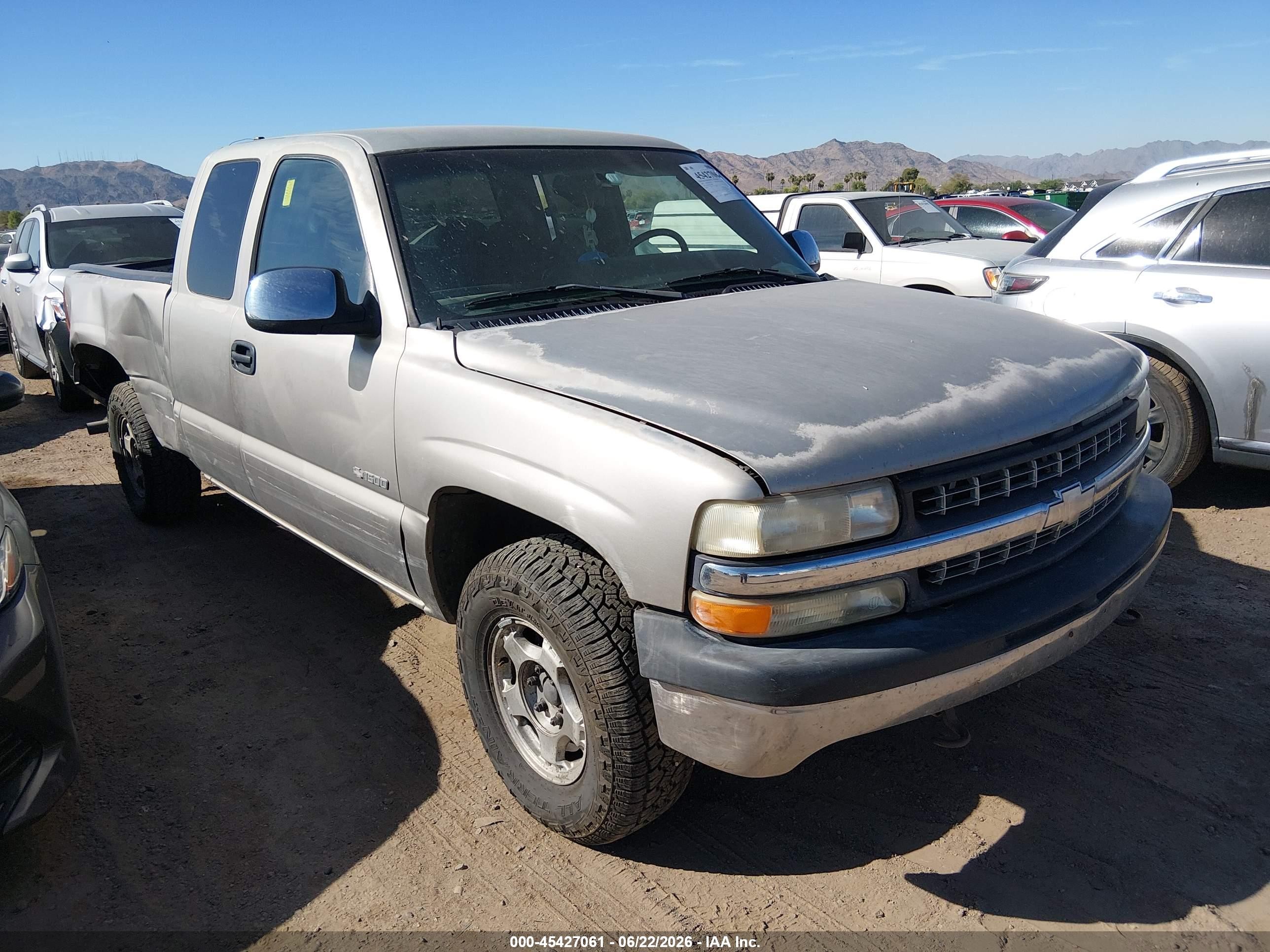2002 Chevrolet Silverado 1500 LS, VIN 1GCEK19T32E186187 — Зад