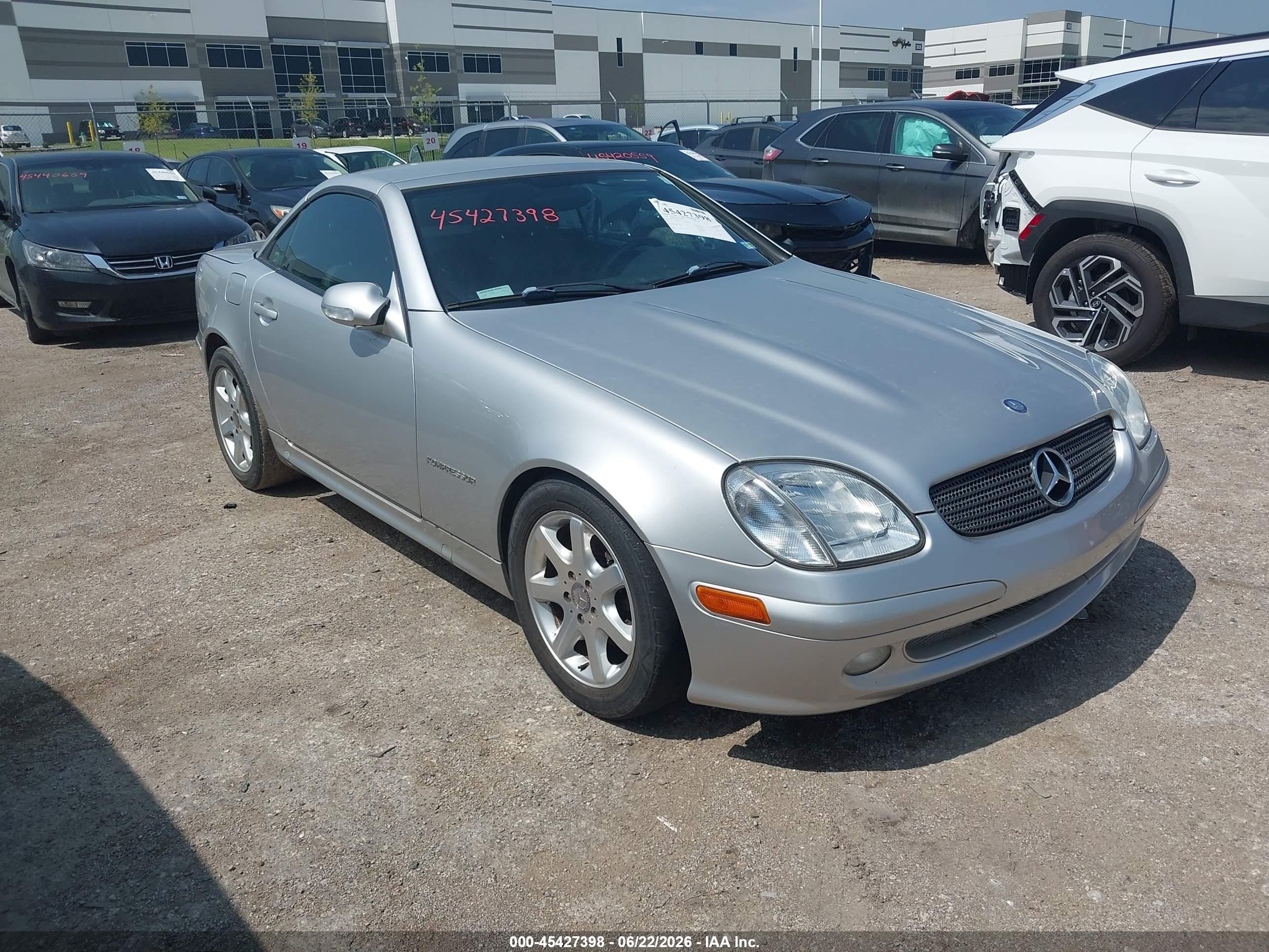 2002 Mercedes-Benz SLK 230 Kompressor, VIN WDBKK49F52F247627 — Normal wear