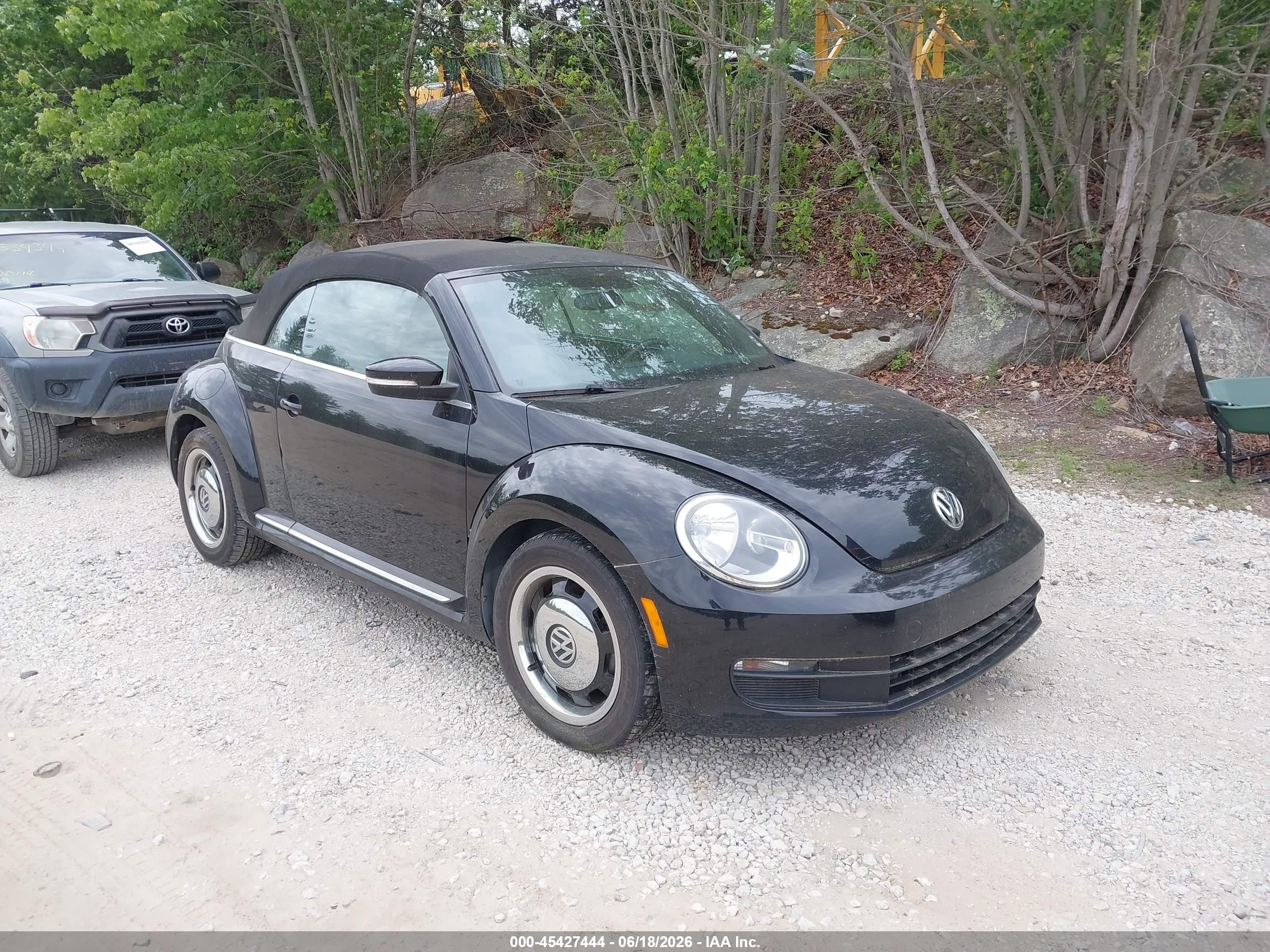 2015 Volkswagen Beetle 1.8T, VIN 3VW517AT2FM818174 — Roof