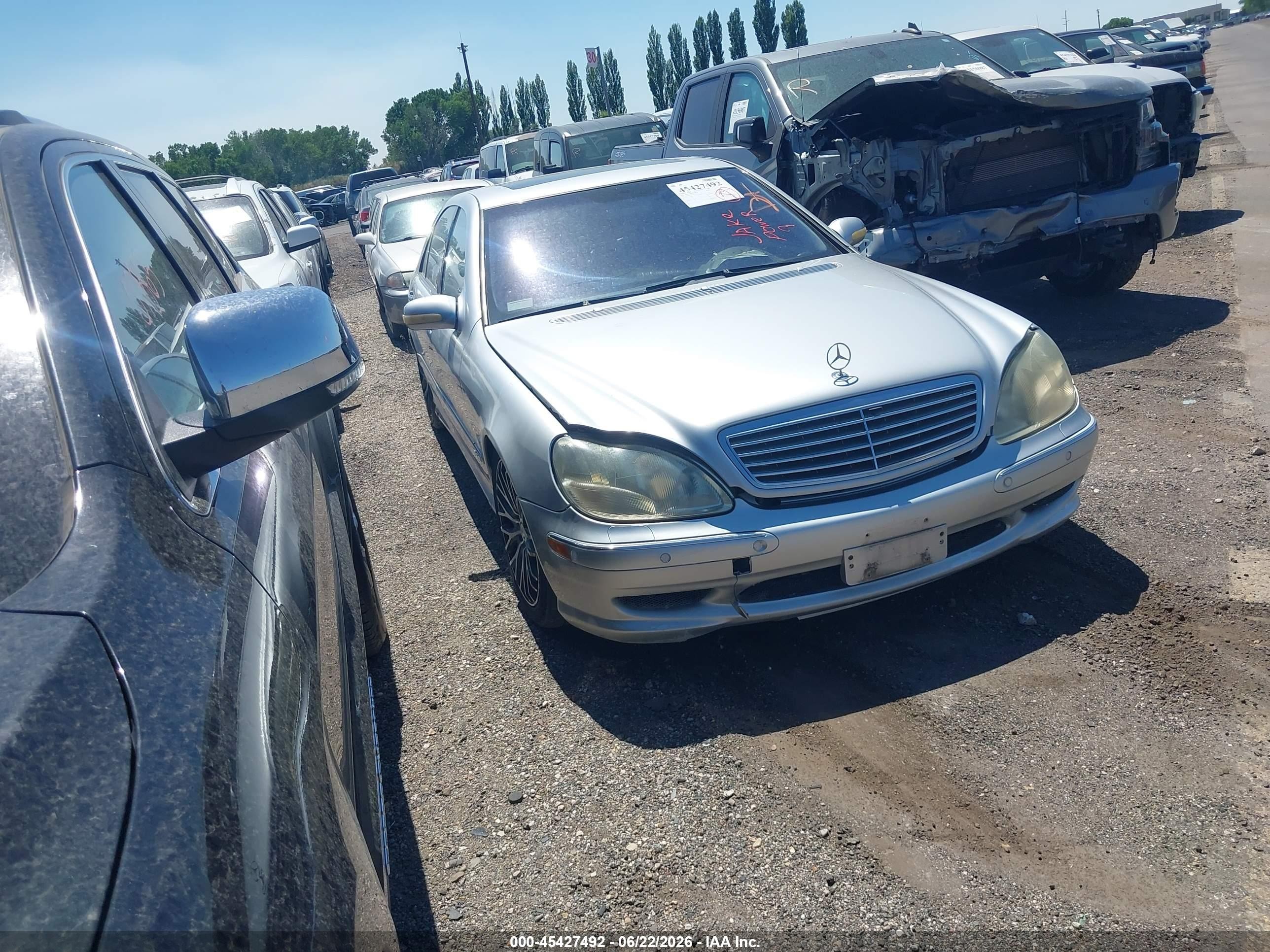 2001 Mercedes-Benz S 600, VIN WDBNG78JX1A195512 — Normal wear
