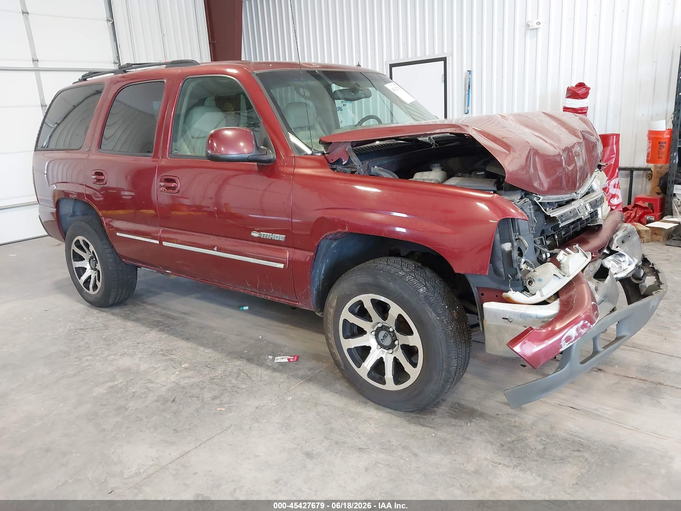 2002 Chevrolet Tahoe LS, VIN 1GNEK13TX2J173329 — Перед