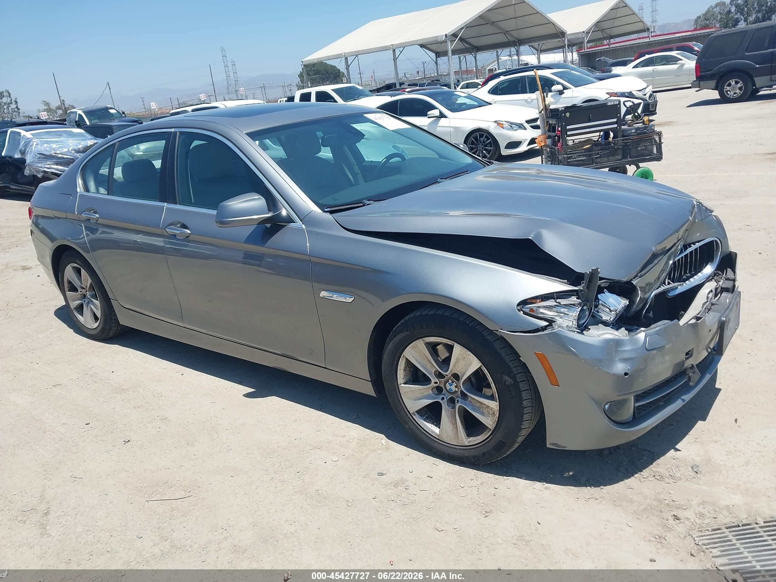 2011 BMW 5 Series 528i, VIN WBAFR1C53BC742601 — Front end