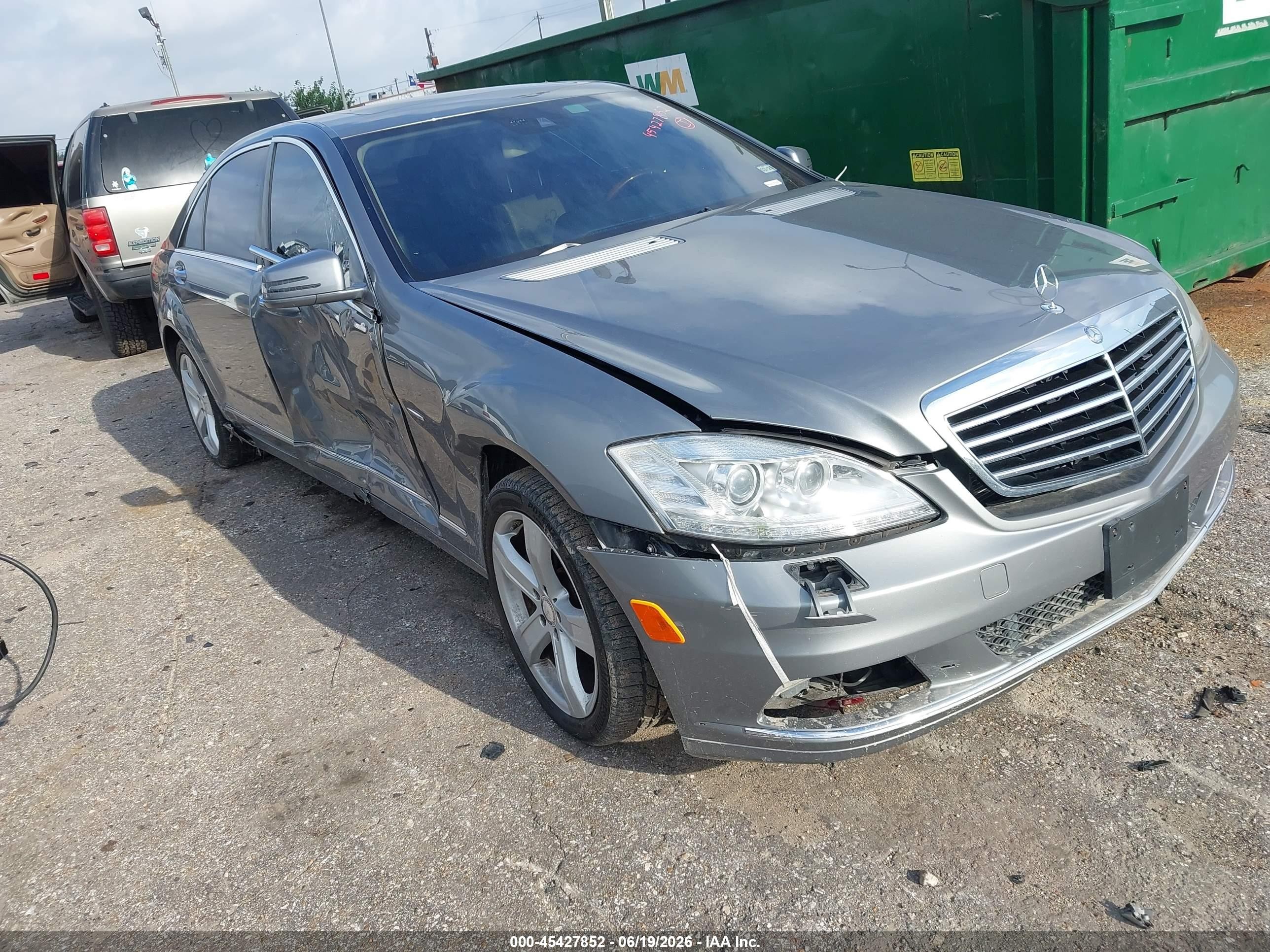 2012 Mercedes-Benz S 550, VIN WDDNG7DB4CA446694 — Side