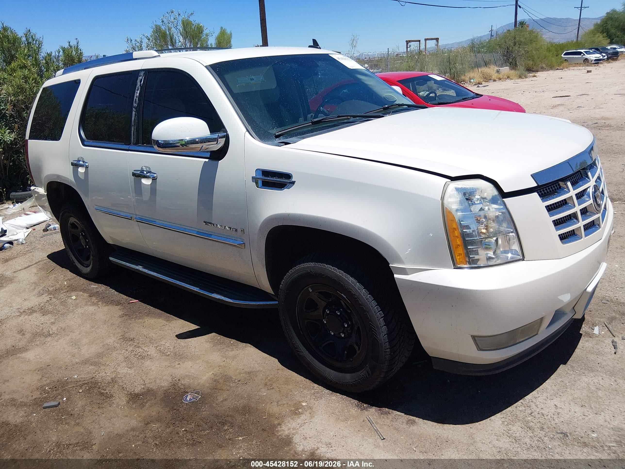2007 Cadillac Escalade, VIN 1GYFK63827R177237 — Перед