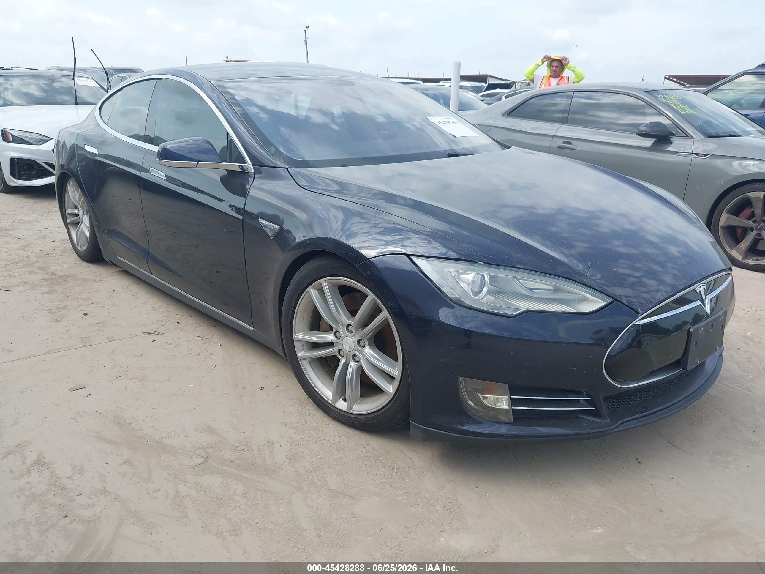 2013 Tesla Model S, VIN 5YJSA1DN4DFP19986 — Electrical