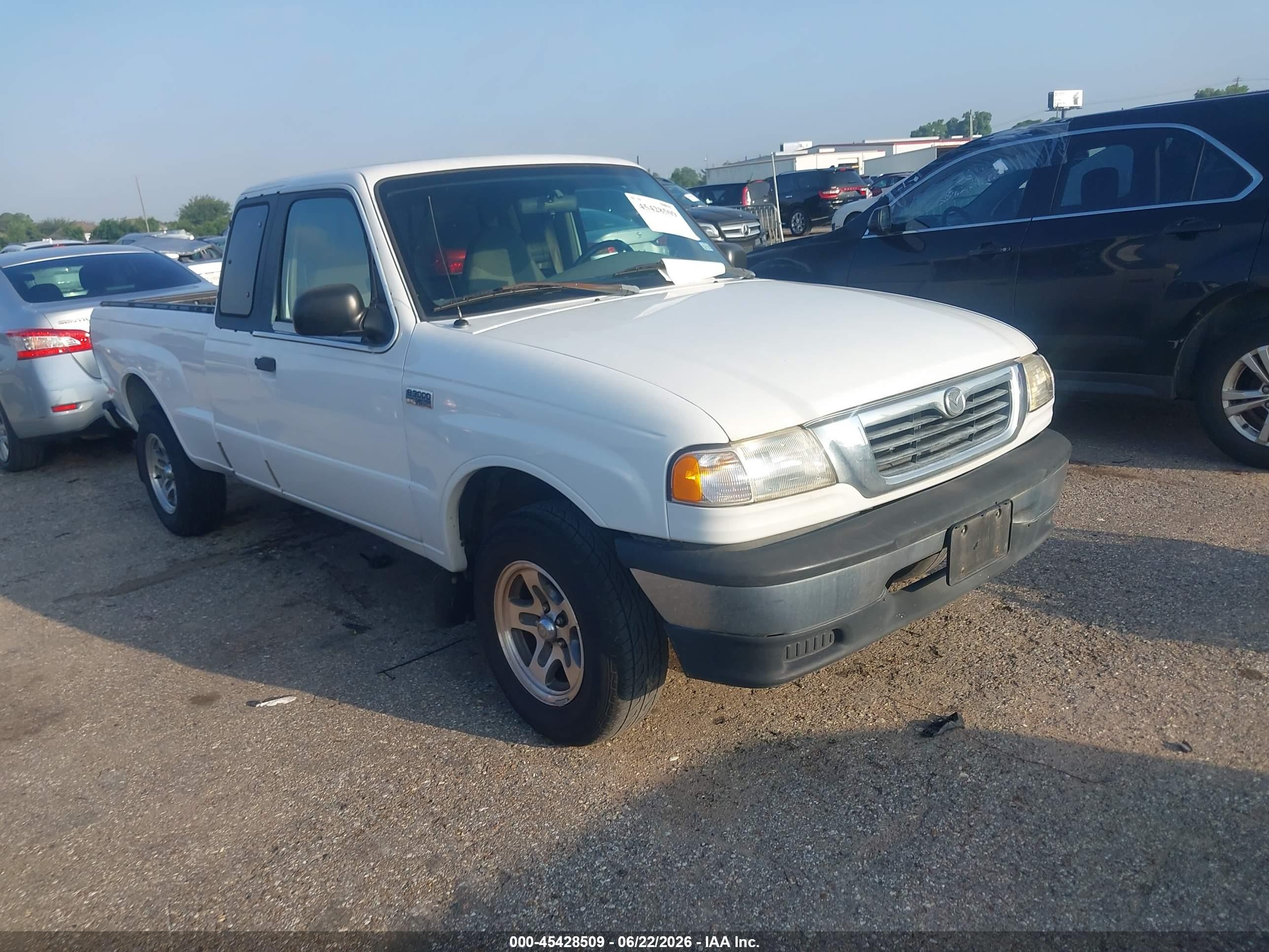 2000 Mazda B-Series SE, VIN 4F4YR16VXYTM26829 — Normal wear