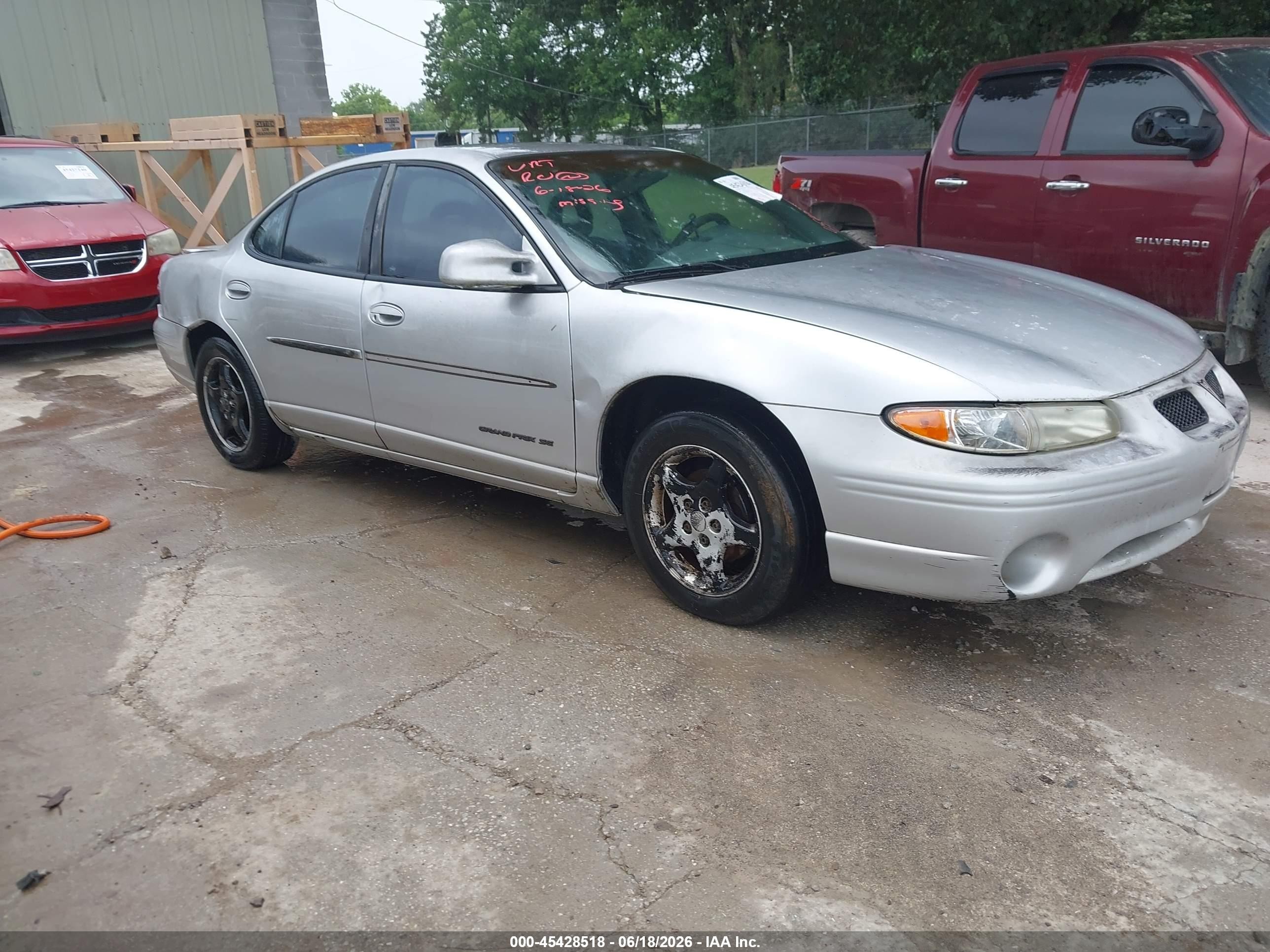 2001 Pontiac Grand Prix SE, VIN 1G2WK52J31F187454 — Normal wear