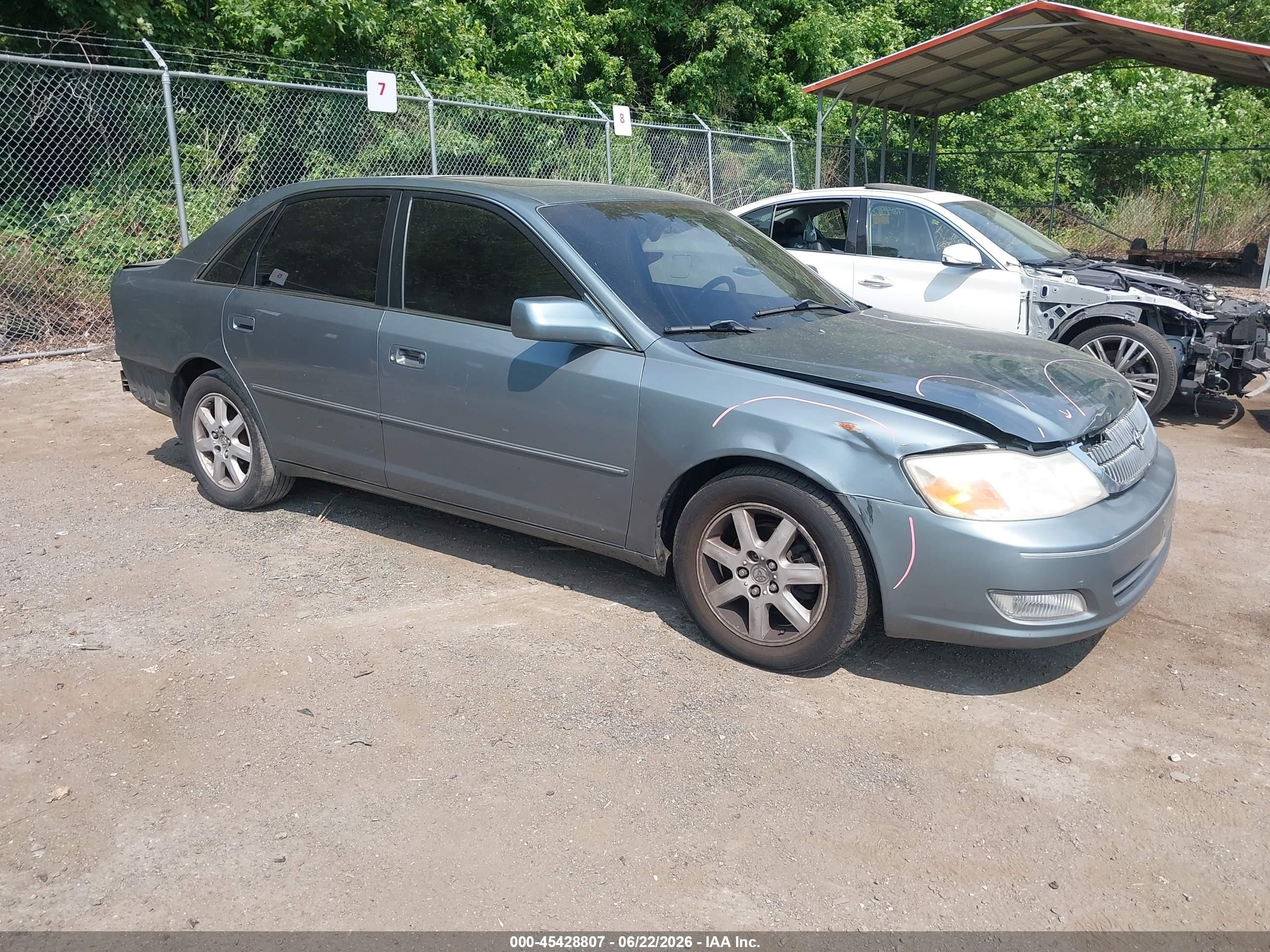 2001 Toyota Avalon XL, VIN 4T1BF28B11U119335 — All over