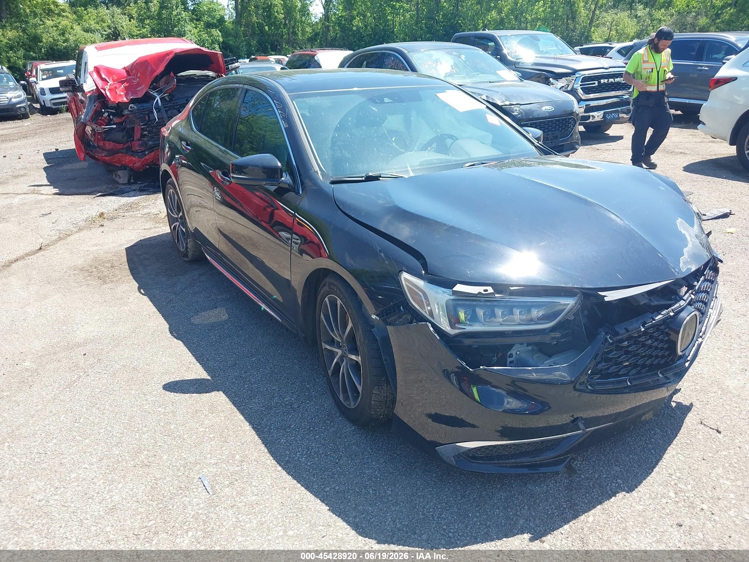 2018 Acura TLX Technology, VIN 19UUB2F57JA009933 — Перед