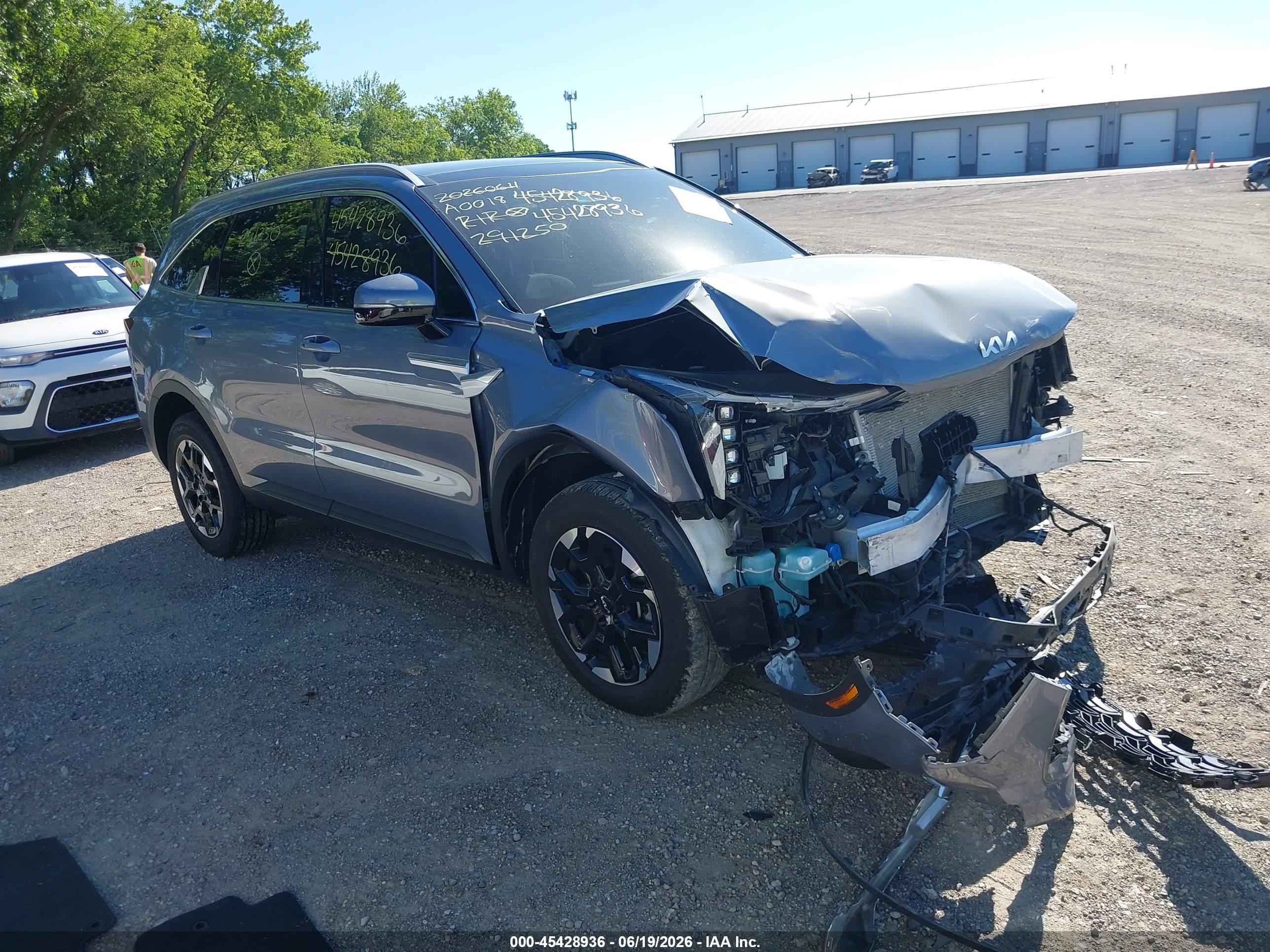 2024 Kia Sorento S, VIN 5XYRLDJC9RG291250 — Перед