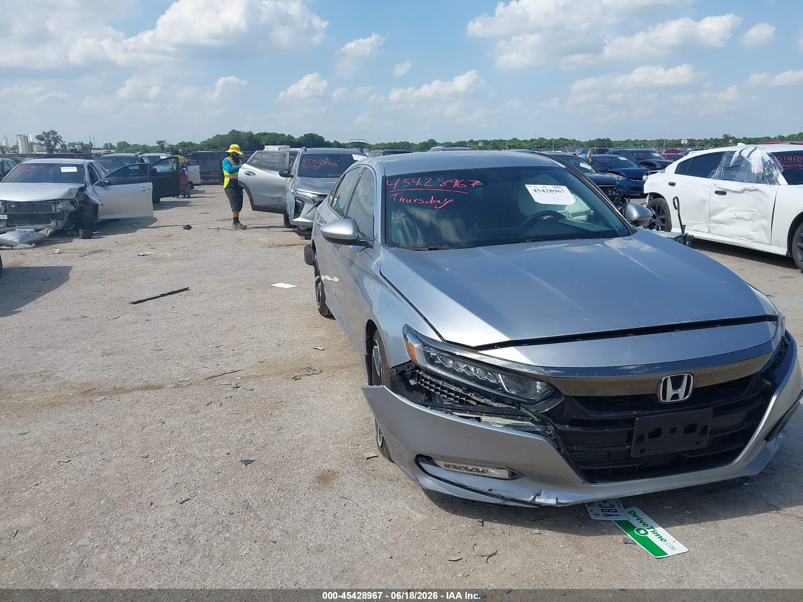 2020 Honda Accord Sport, VIN 1HGCV1F3XLA061216 — Бок