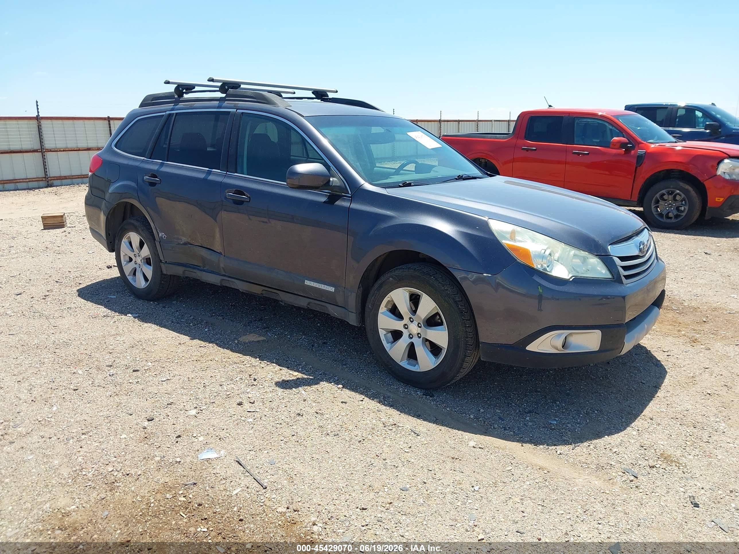 2011 Subaru Outback Limited Power Moon, VIN 4S4BRCLC5B3328615 — Side