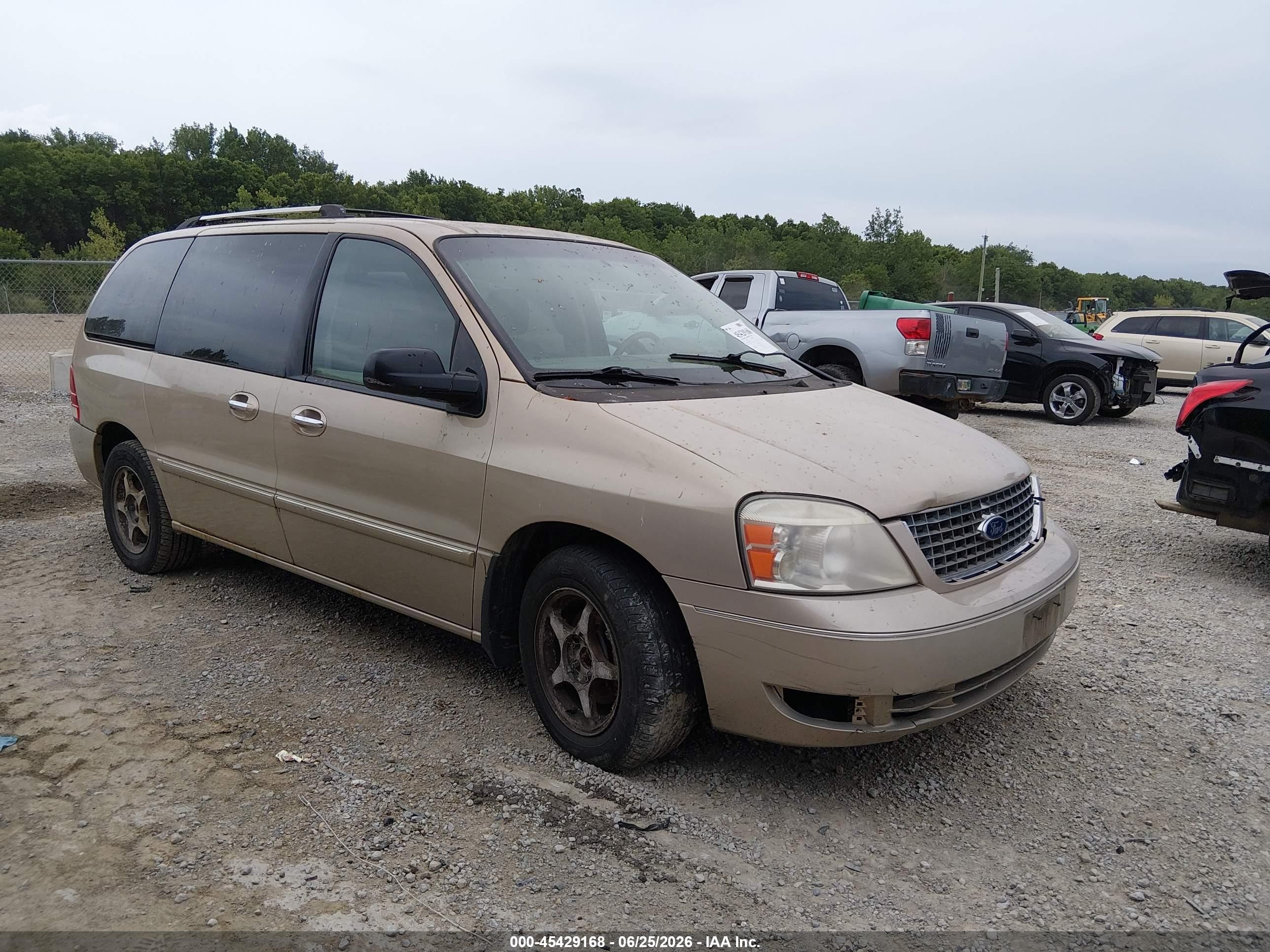 2007 Ford Freestar Limited, VIN 2FMZA58207BA14539 — Normal wear