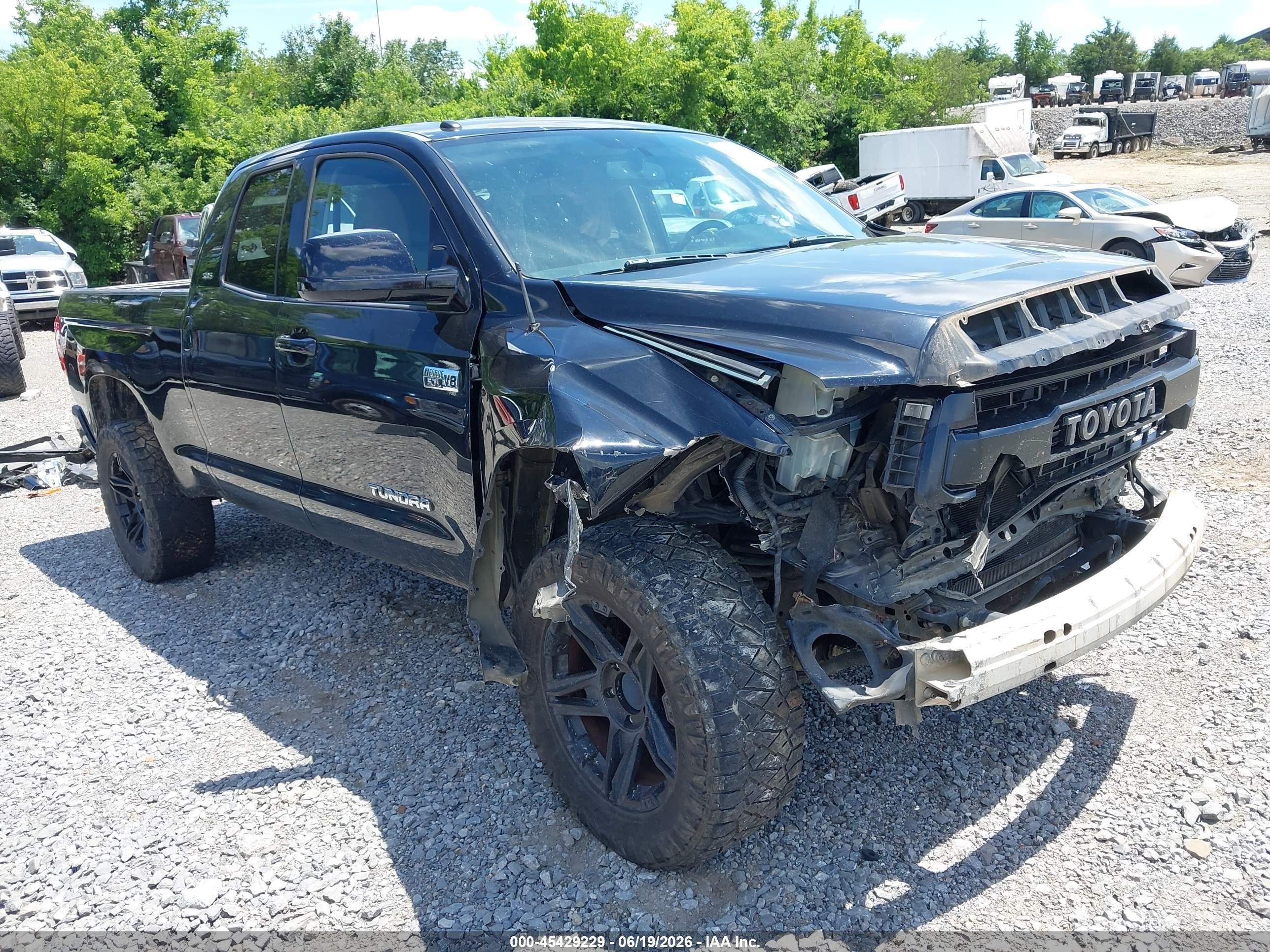 2014 Toyota Tundra SR5, VIN 5TFUY5F15EX351508 — Front end