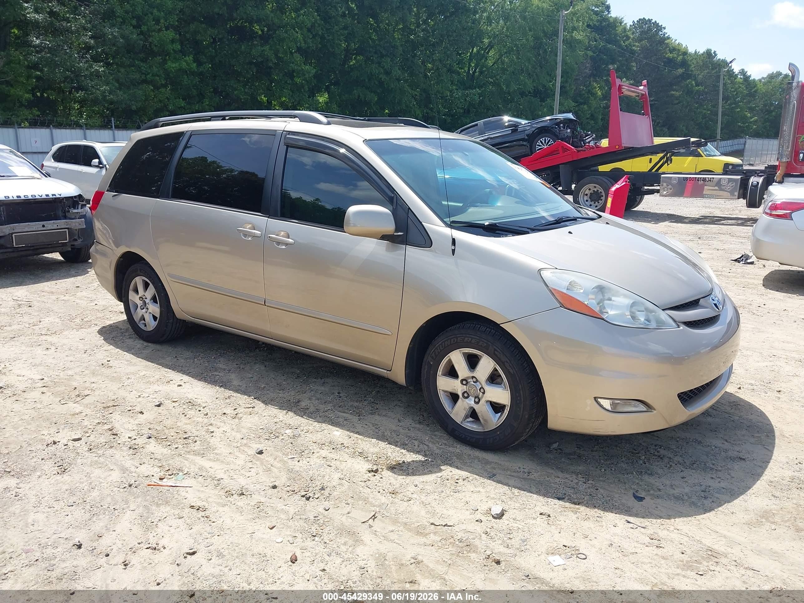 2008 Toyota Sienna XLE Limited, VIN 5TDZK22C78S146702 — Rear end