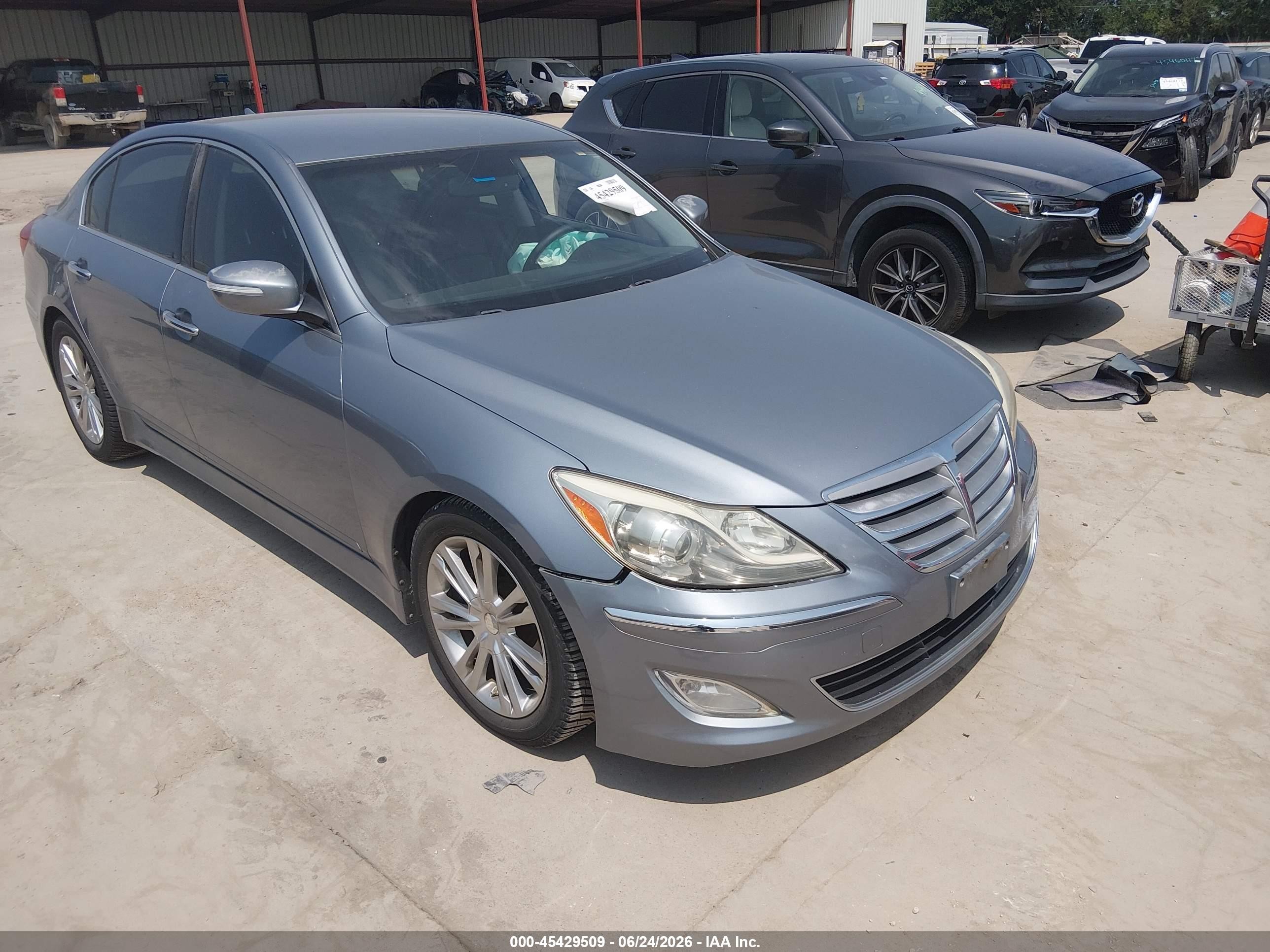 2014 Hyundai Genesis 3.8L, VIN KMHGC4DD9EU260306 — Side