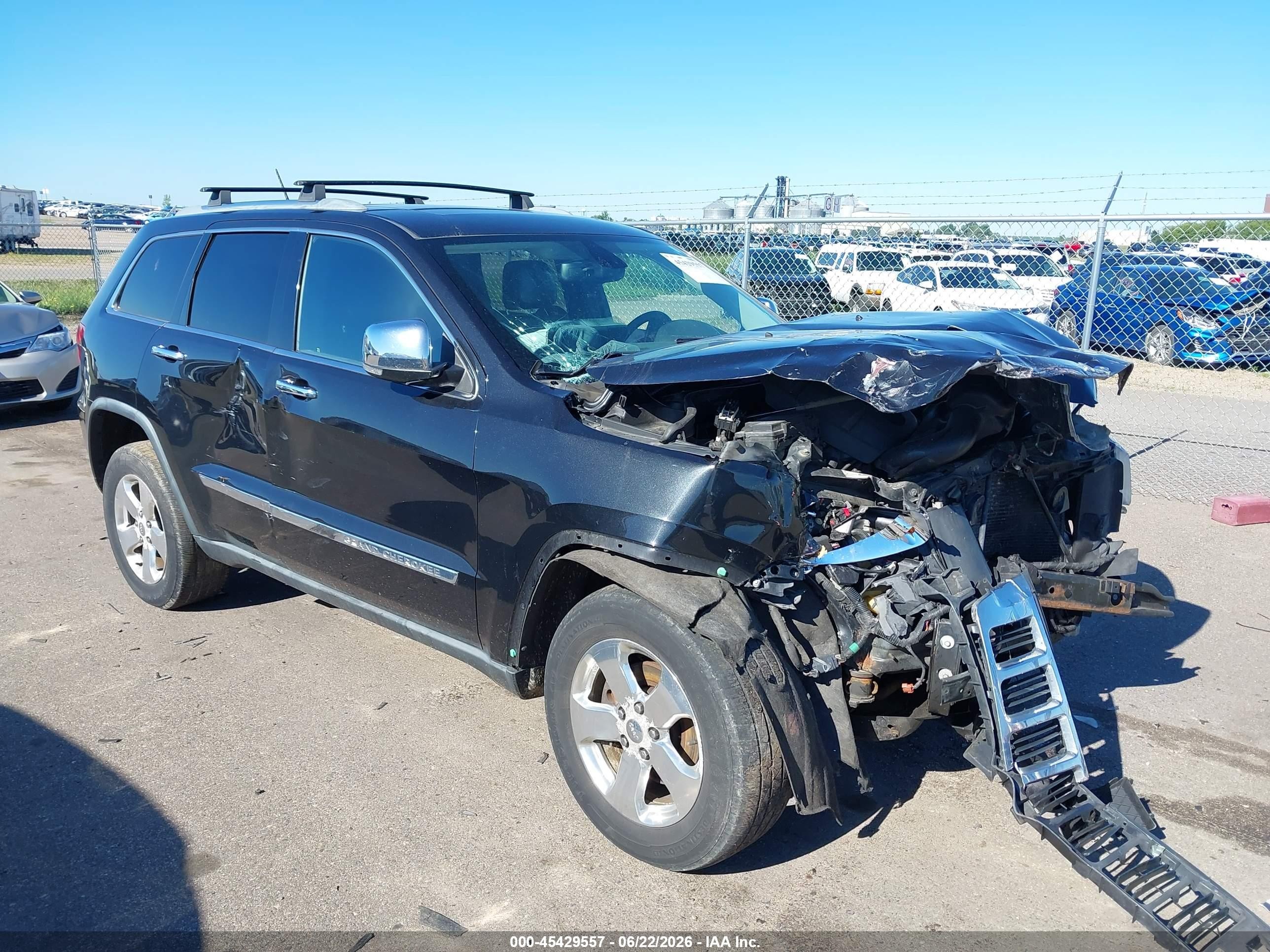 2011 Jeep Grand Cherokee Limited, VIN 1J4RR5GG0BC612613 — Front end