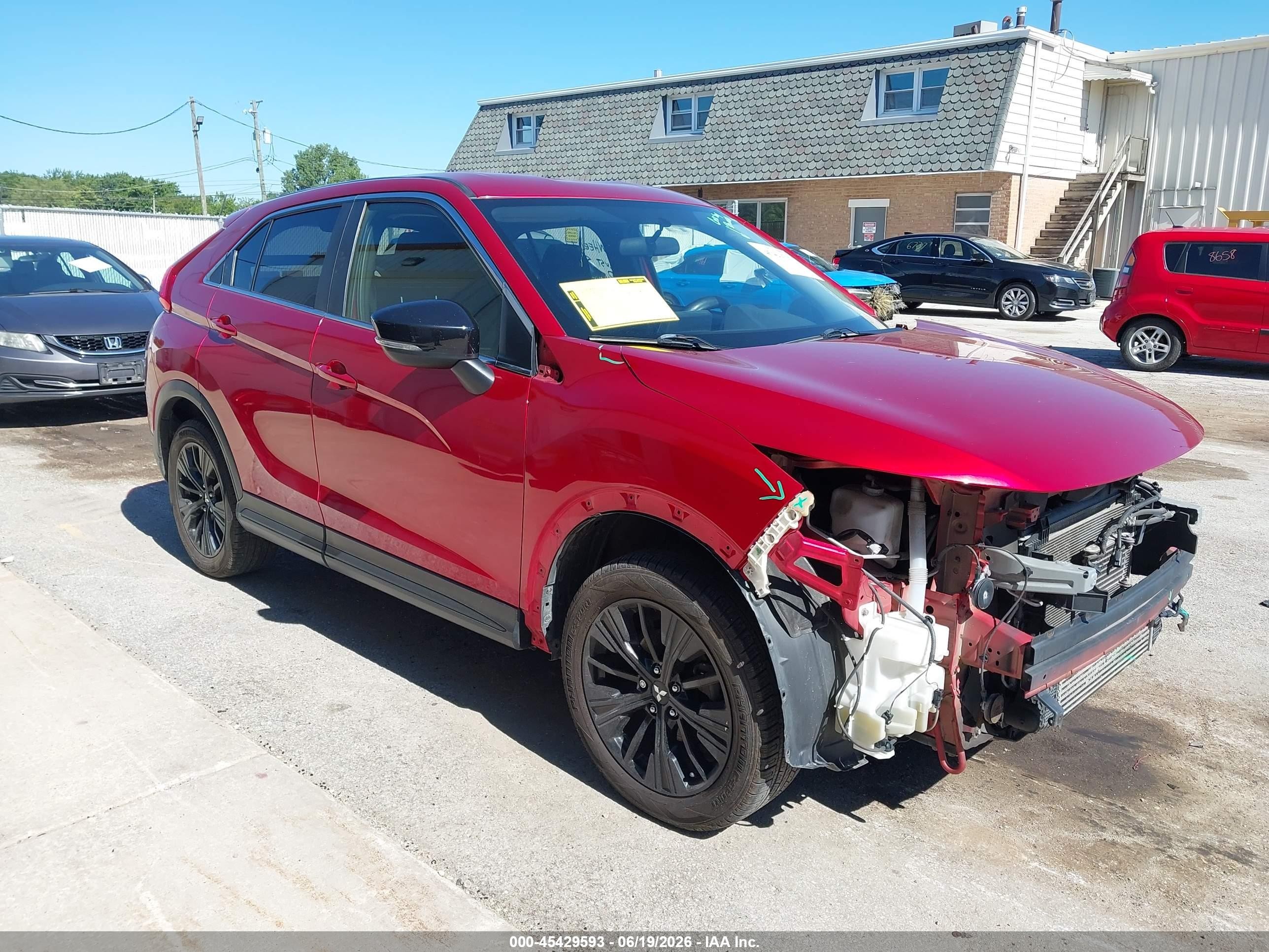 2020 Mitsubishi Eclipse Cross LE, VIN JA4AT4AA3LZ028136 — Перед