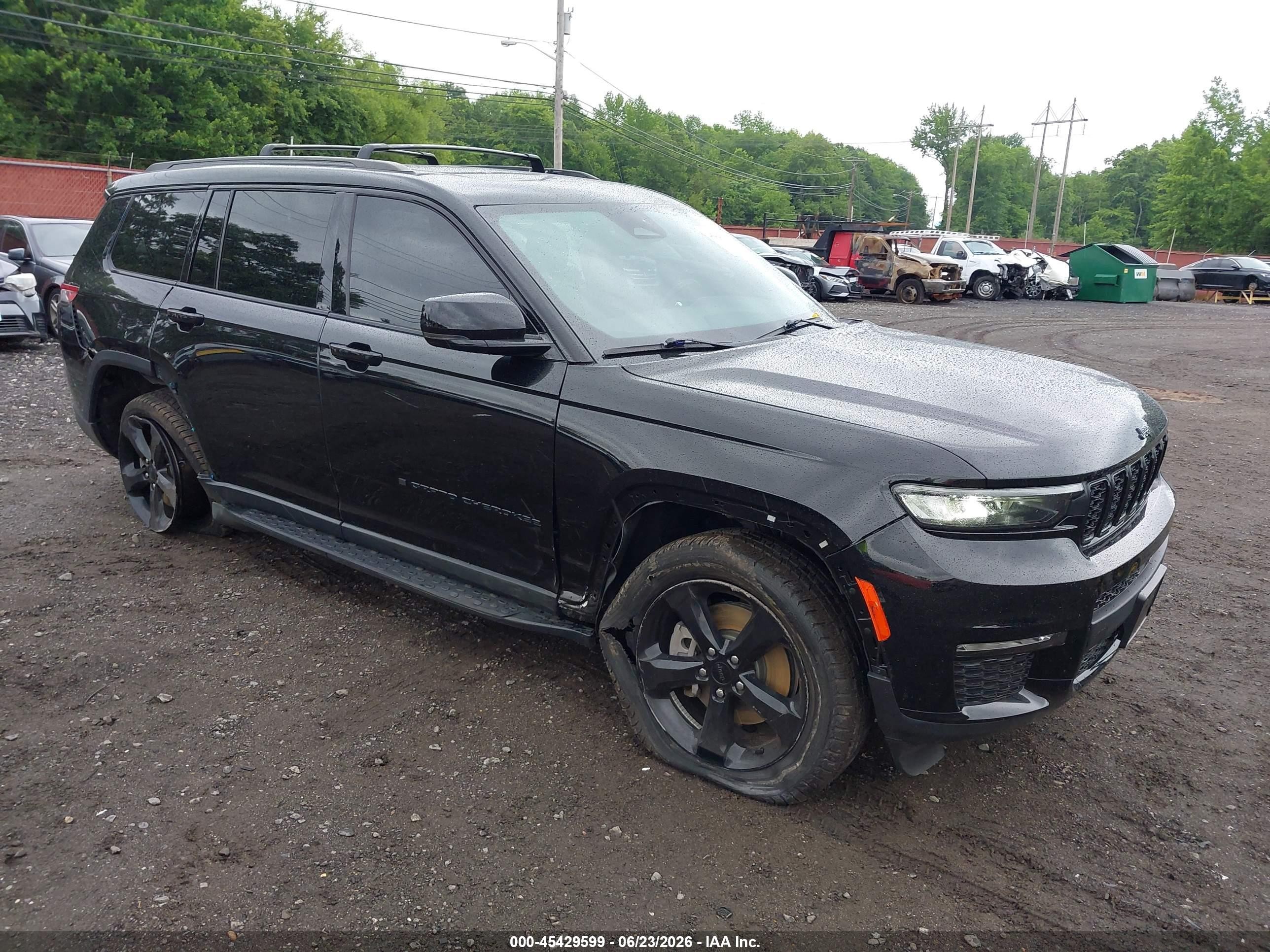 2022 Jeep Grand Cherokee Limited, VIN 1C4RJKBG1N8552304 — Rear end